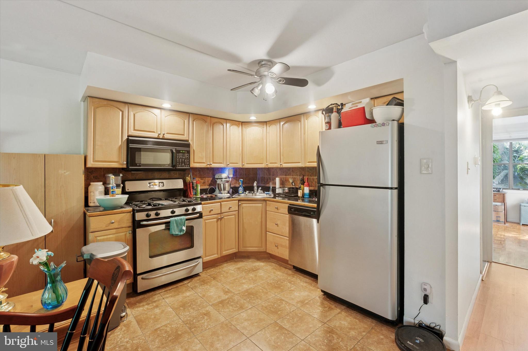 239 SHAWMONT AVENUE 10A1