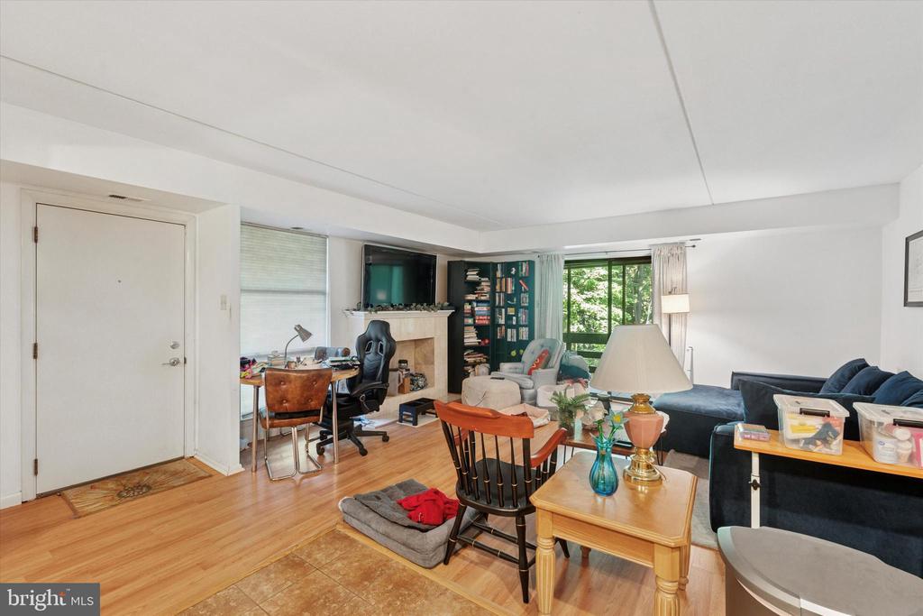 239 SHAWMONT AVENUE 10A1