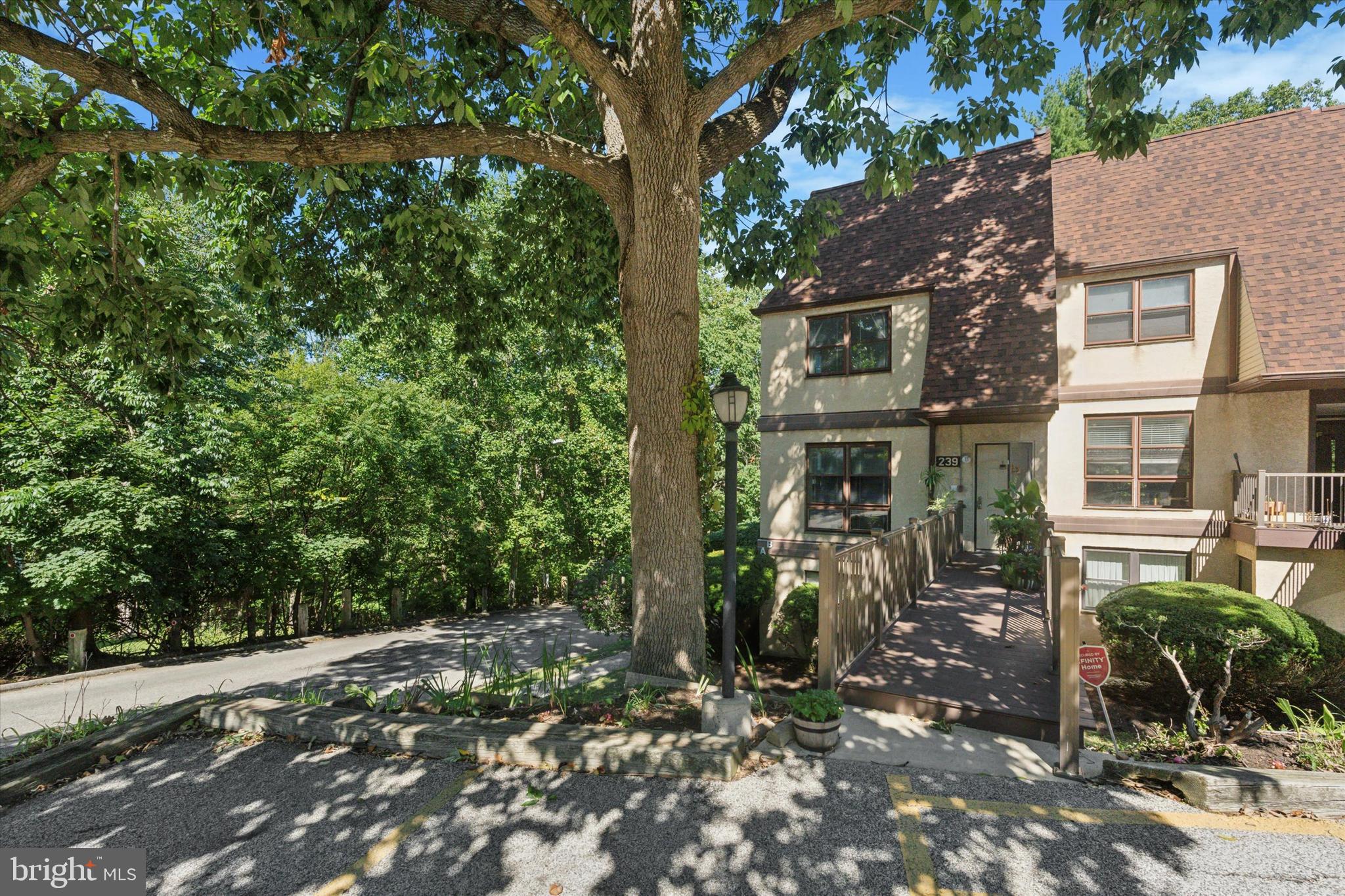 239 SHAWMONT AVENUE 10A1
