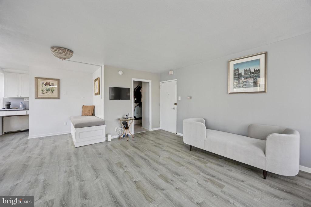 224 W RITTENHOUSE SQUARE 30 715A