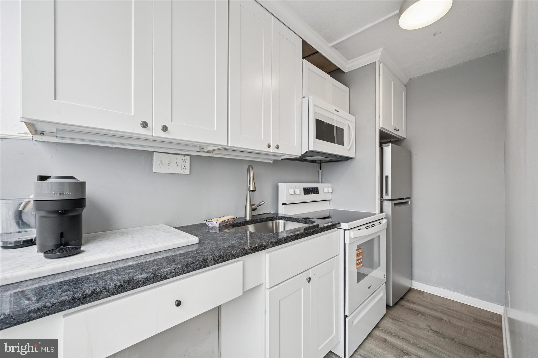 224 W RITTENHOUSE SQUARE 30 715A
