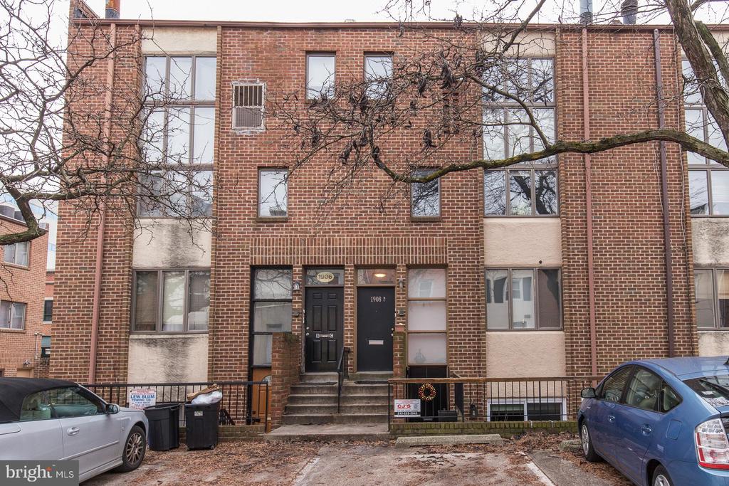 1908 RODMAN STREET 2