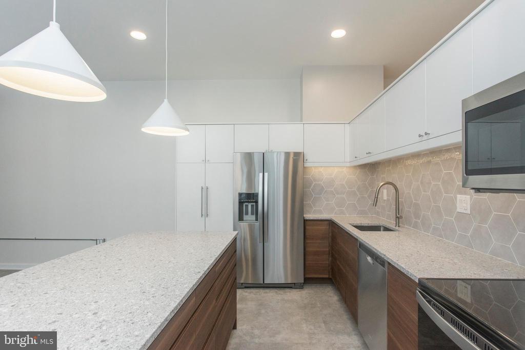 315 NEW STREET 424