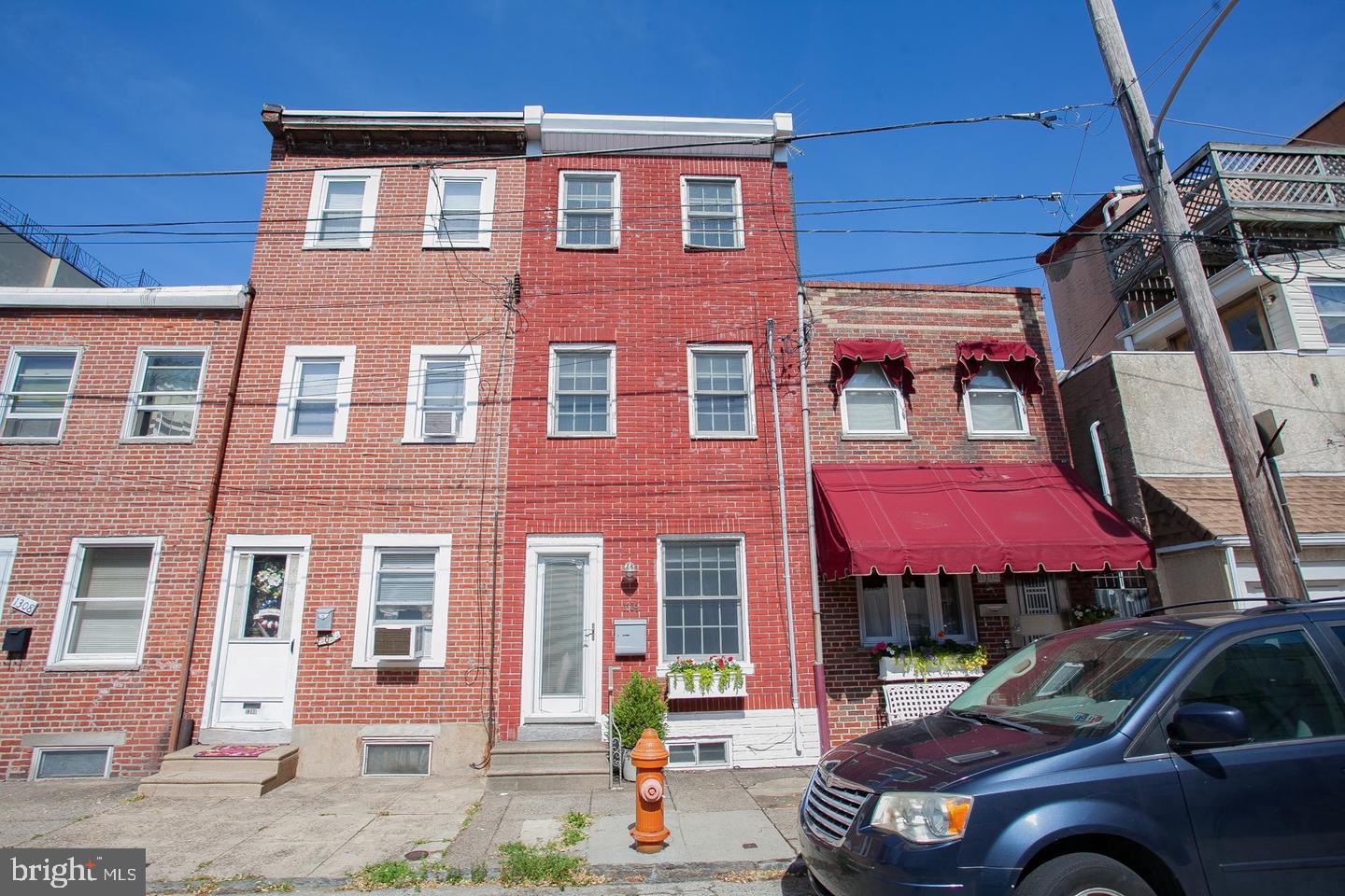 1304 S HOWARD STREET