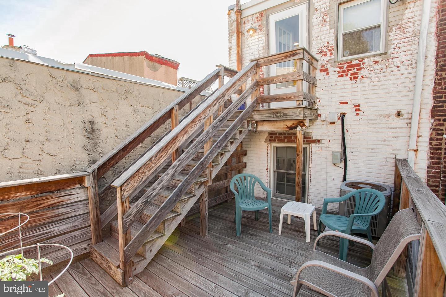1304 S HOWARD STREET