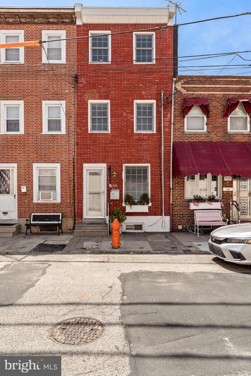 1304 S HOWARD STREET