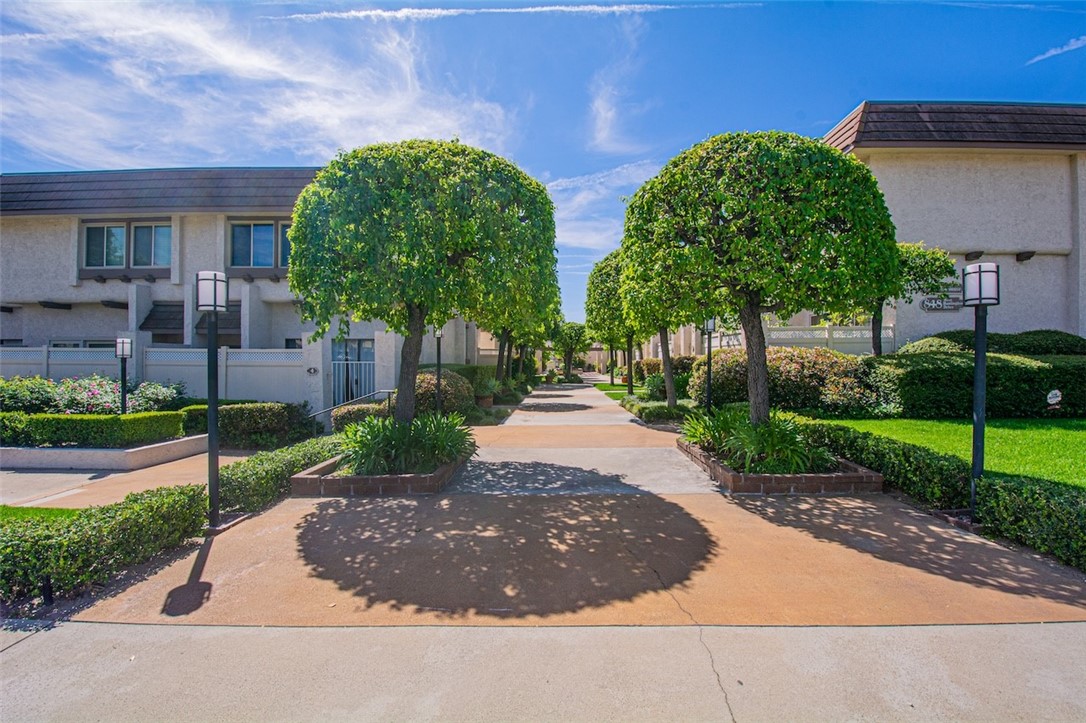 848 W Huntington Drive 28