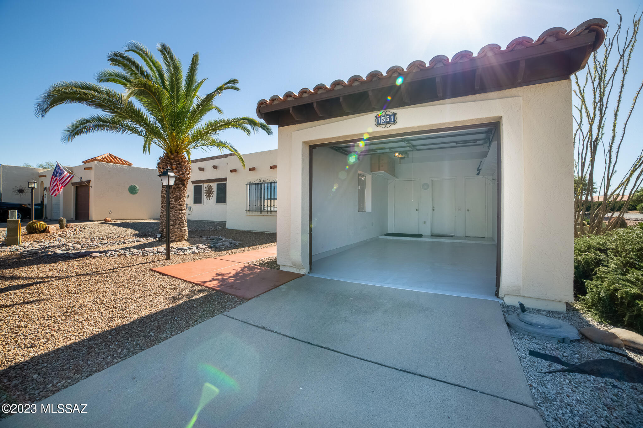 1551 W Calle Mendoza