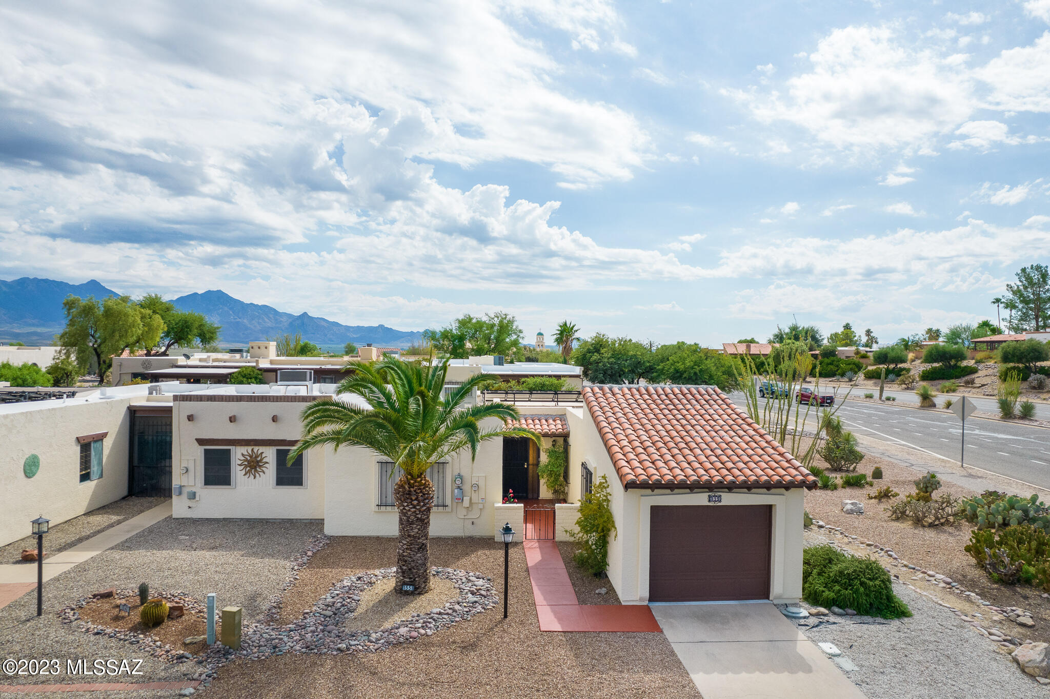 1551 W Calle Mendoza