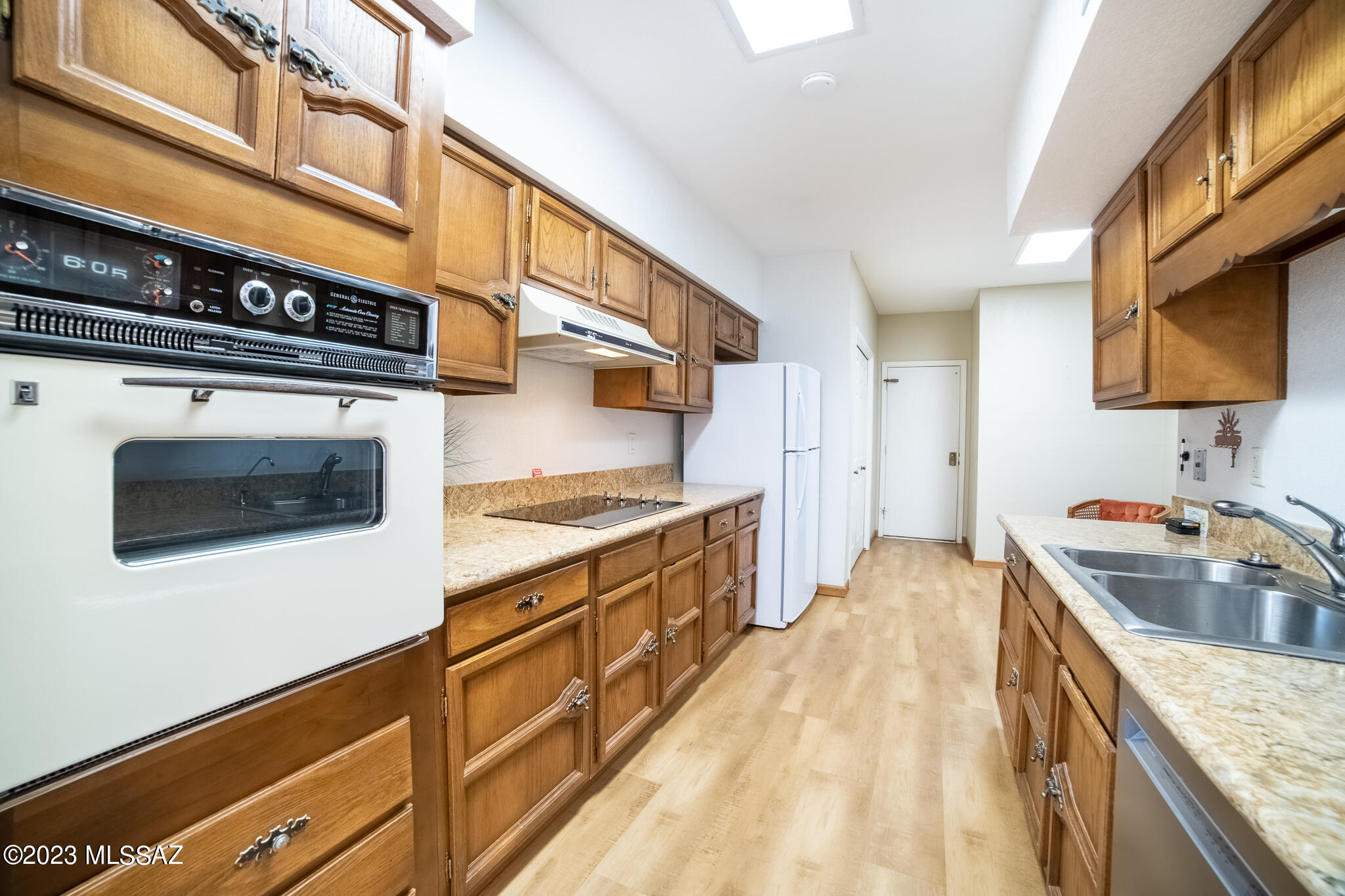 1551 W Calle Mendoza