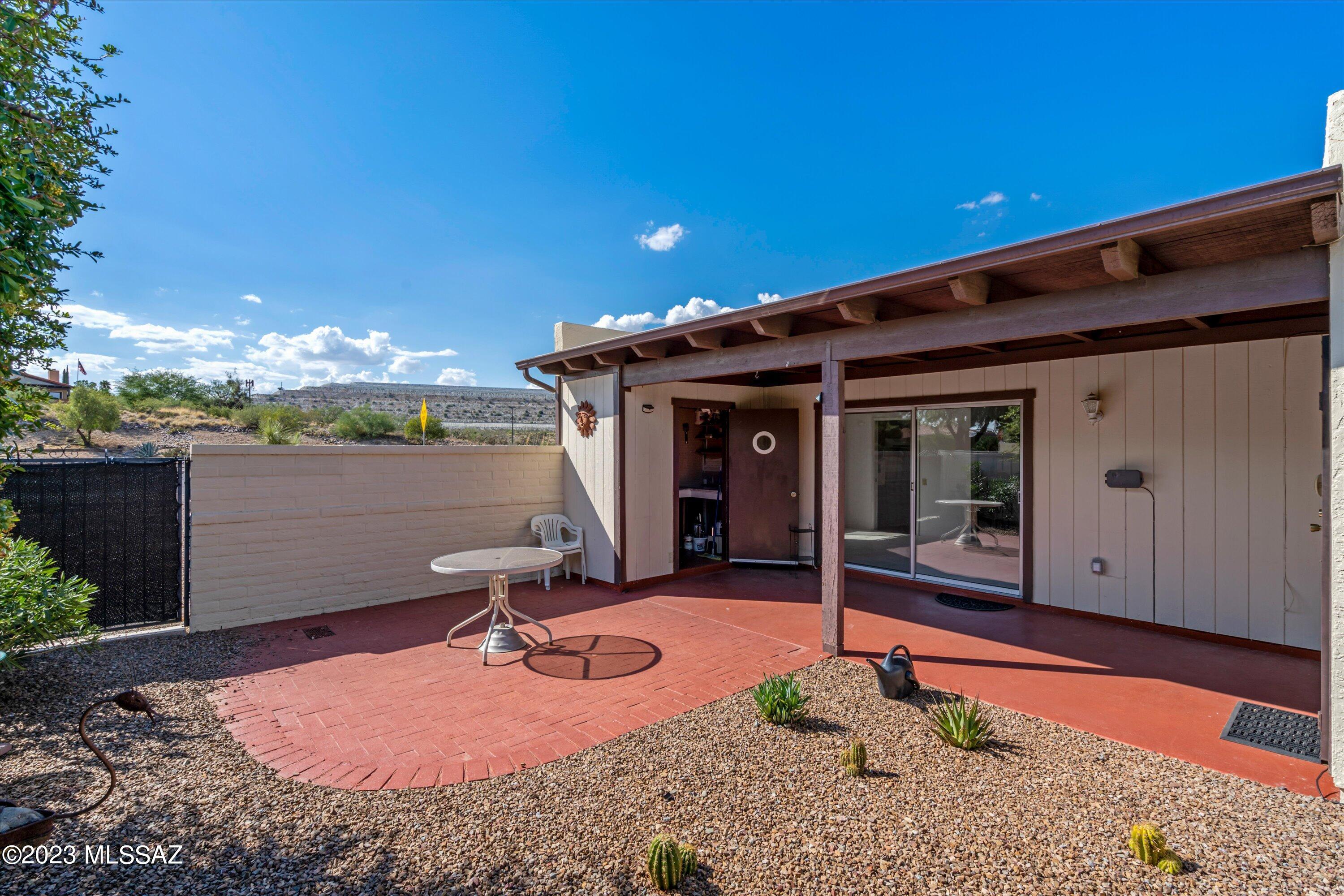 1551 W Calle Mendoza