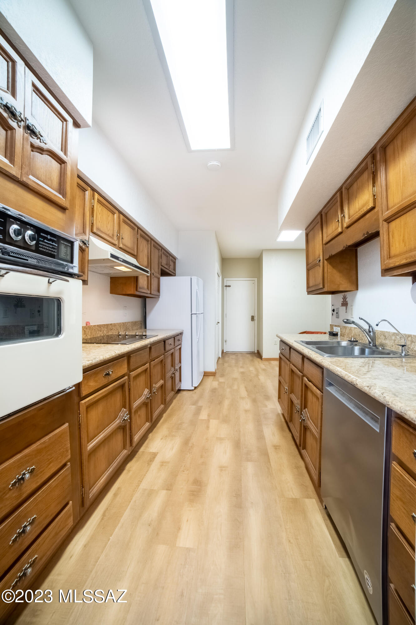 1551 W Calle Mendoza