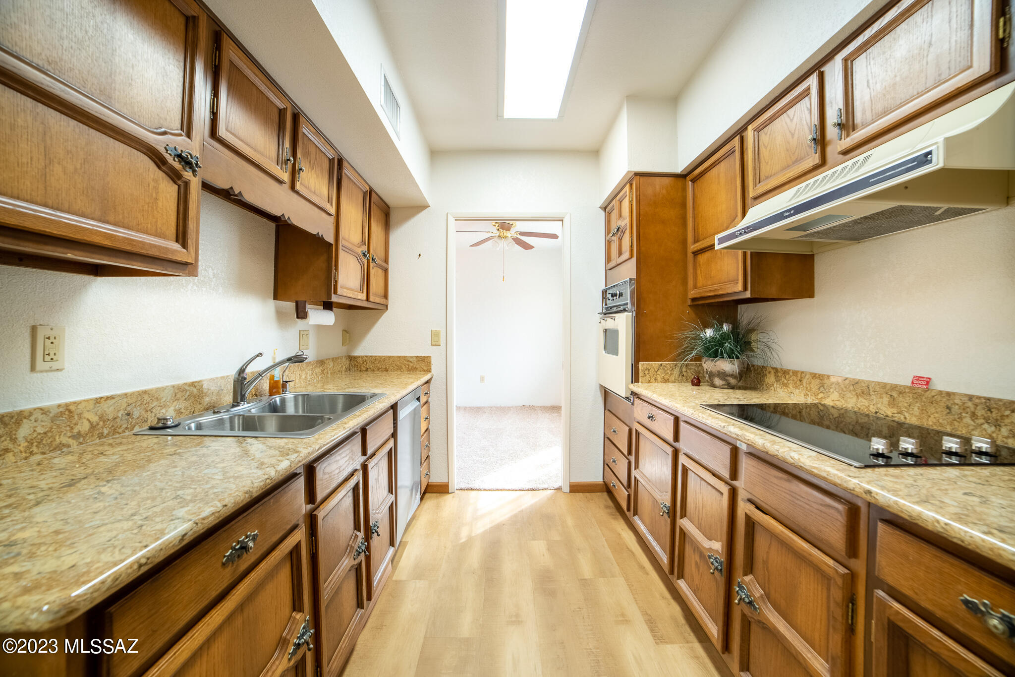 1551 W Calle Mendoza