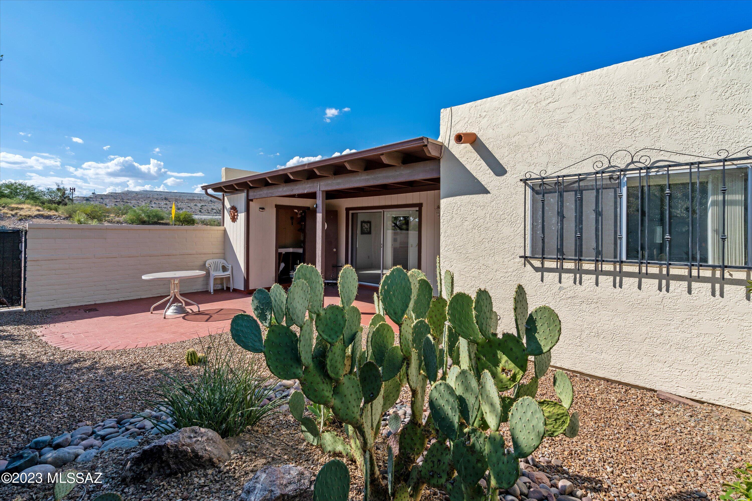 1551 W Calle Mendoza