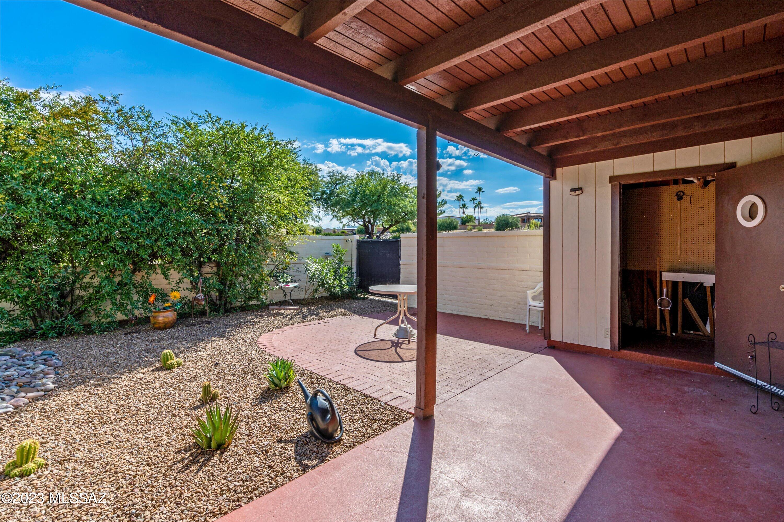 1551 W Calle Mendoza