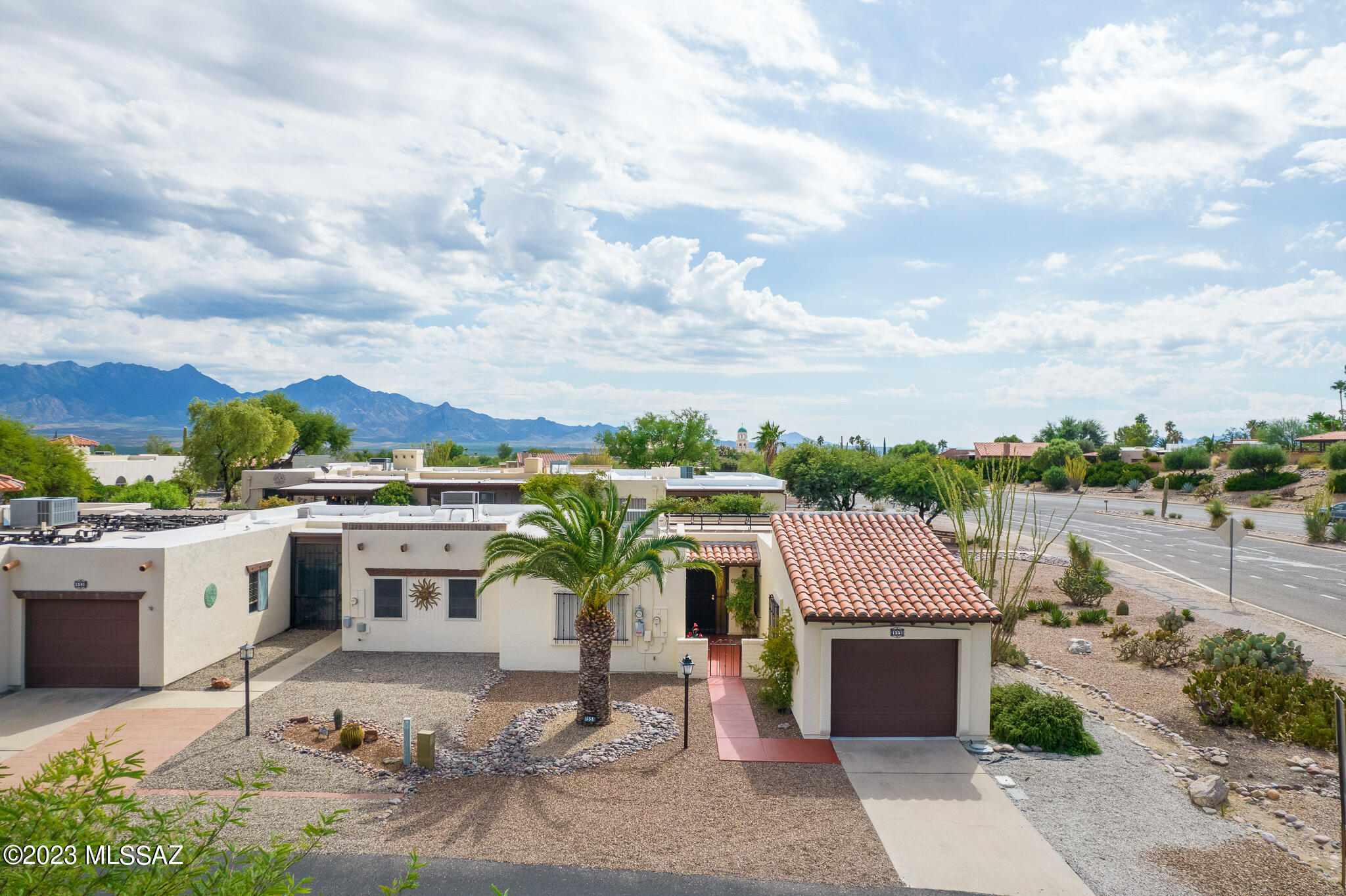 1551 W Calle Mendoza