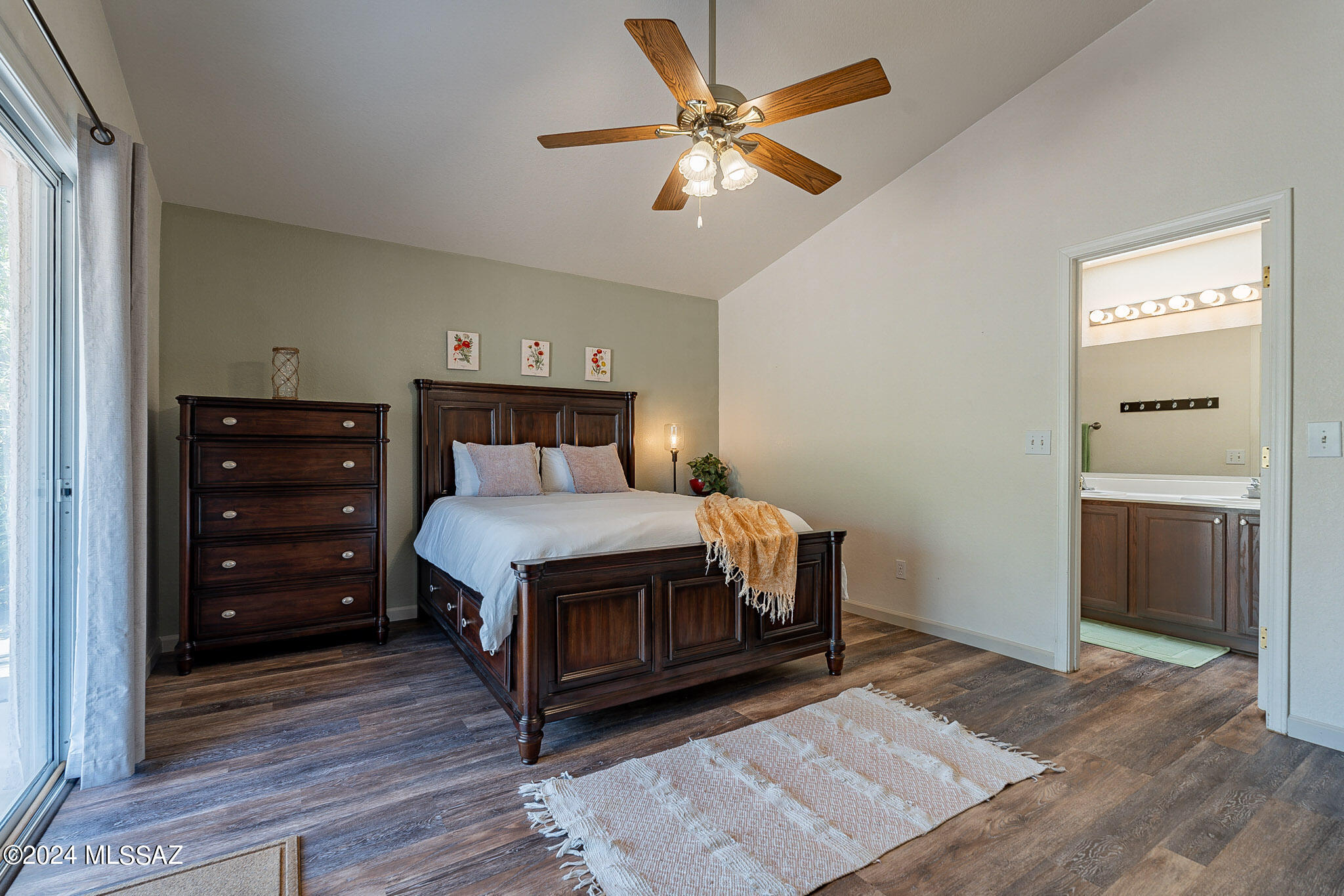 8246 N Paseo Del Rancho Escondido