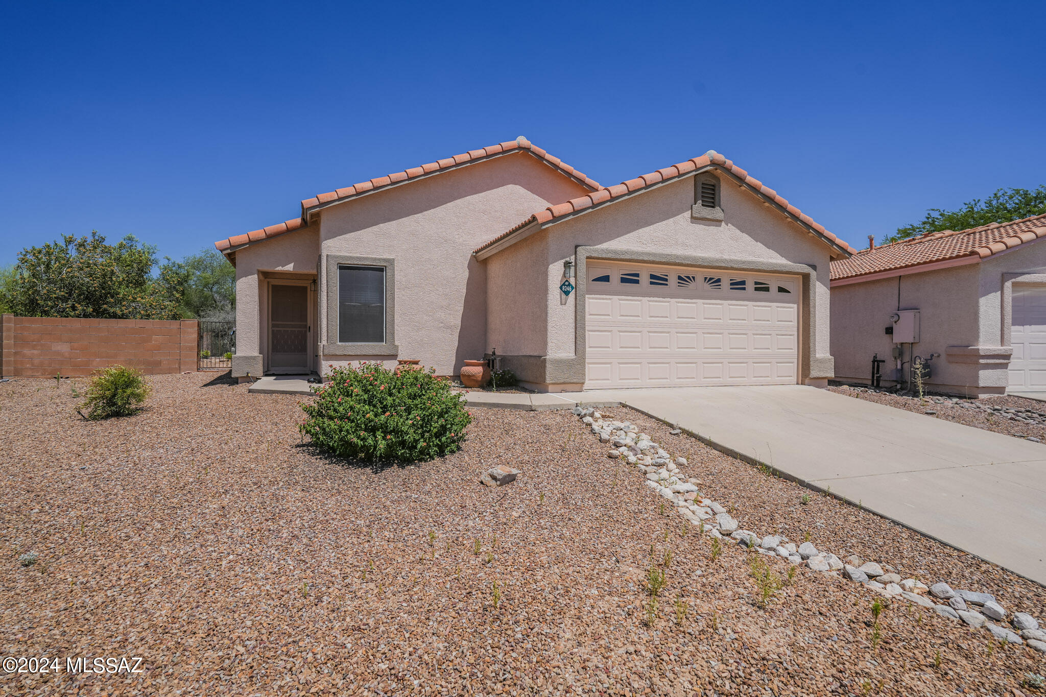 8246 N Paseo Del Rancho Escondido