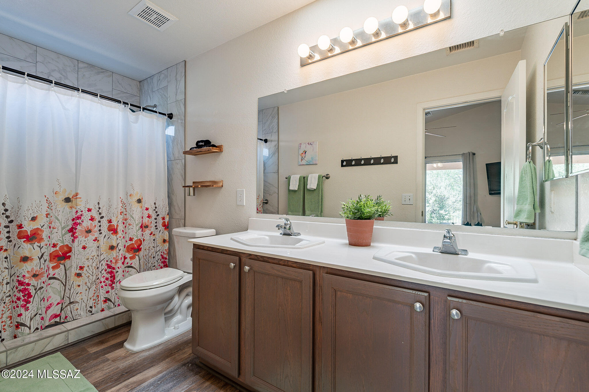 8246 N Paseo Del Rancho Escondido