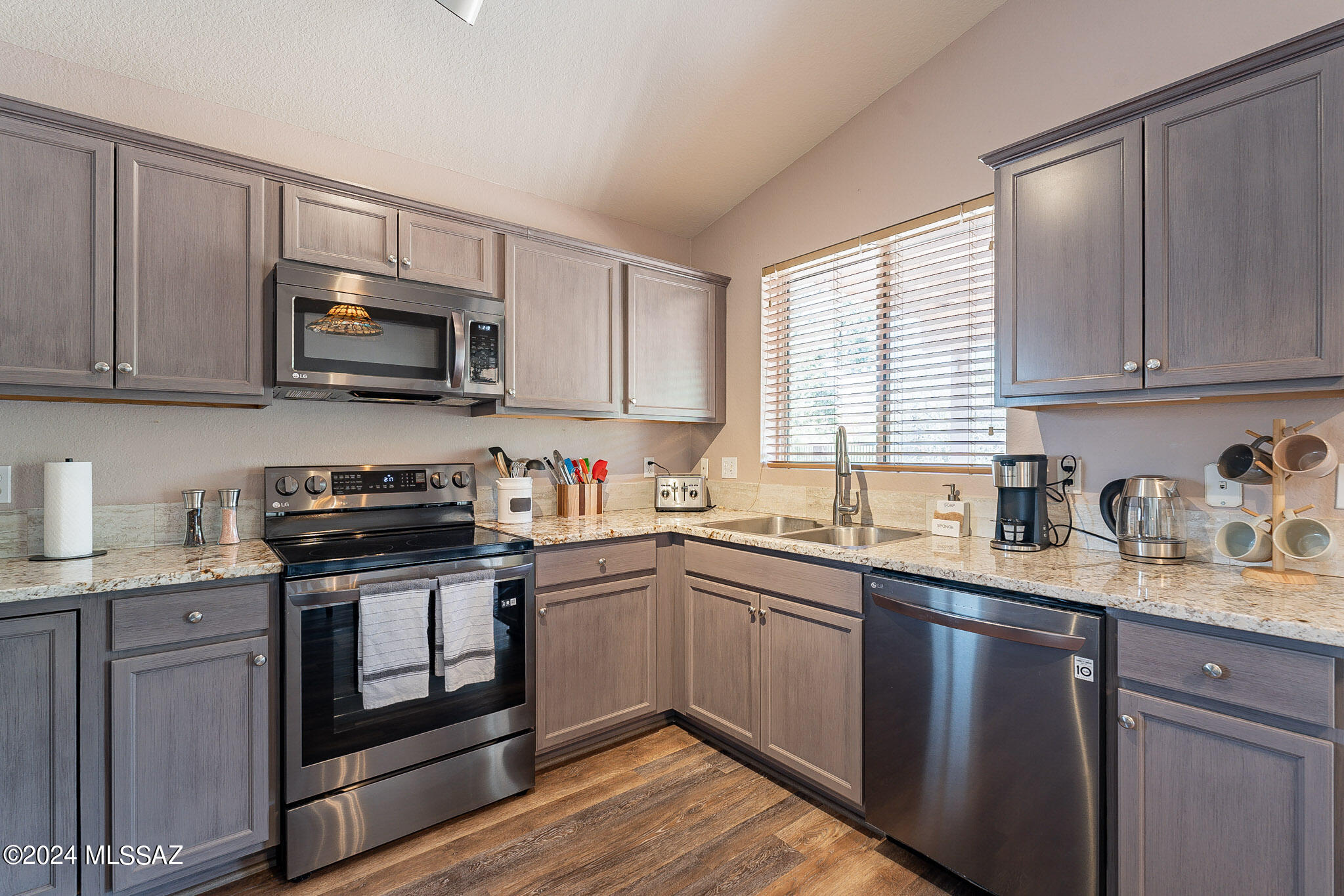 8246 N Paseo Del Rancho Escondido