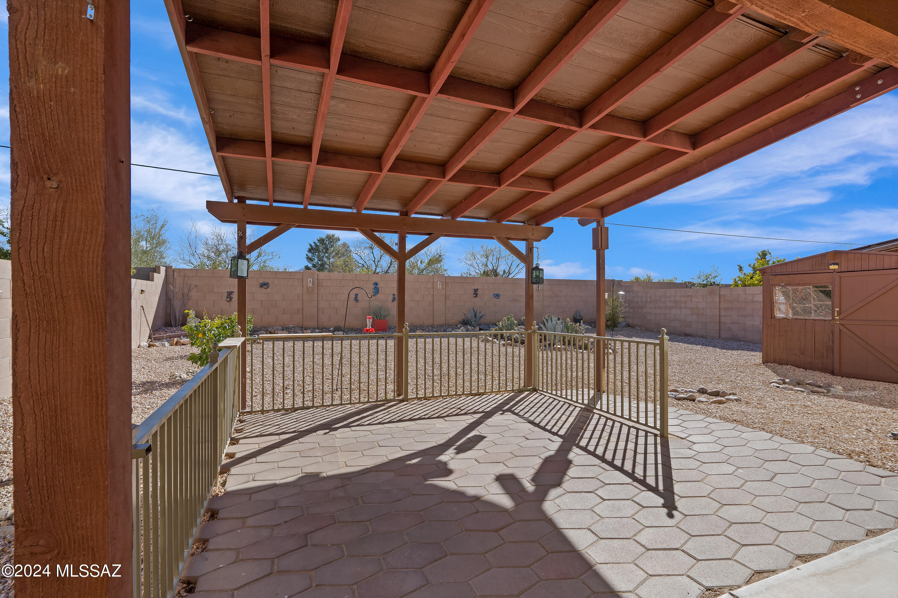 1412 N Darlene Place