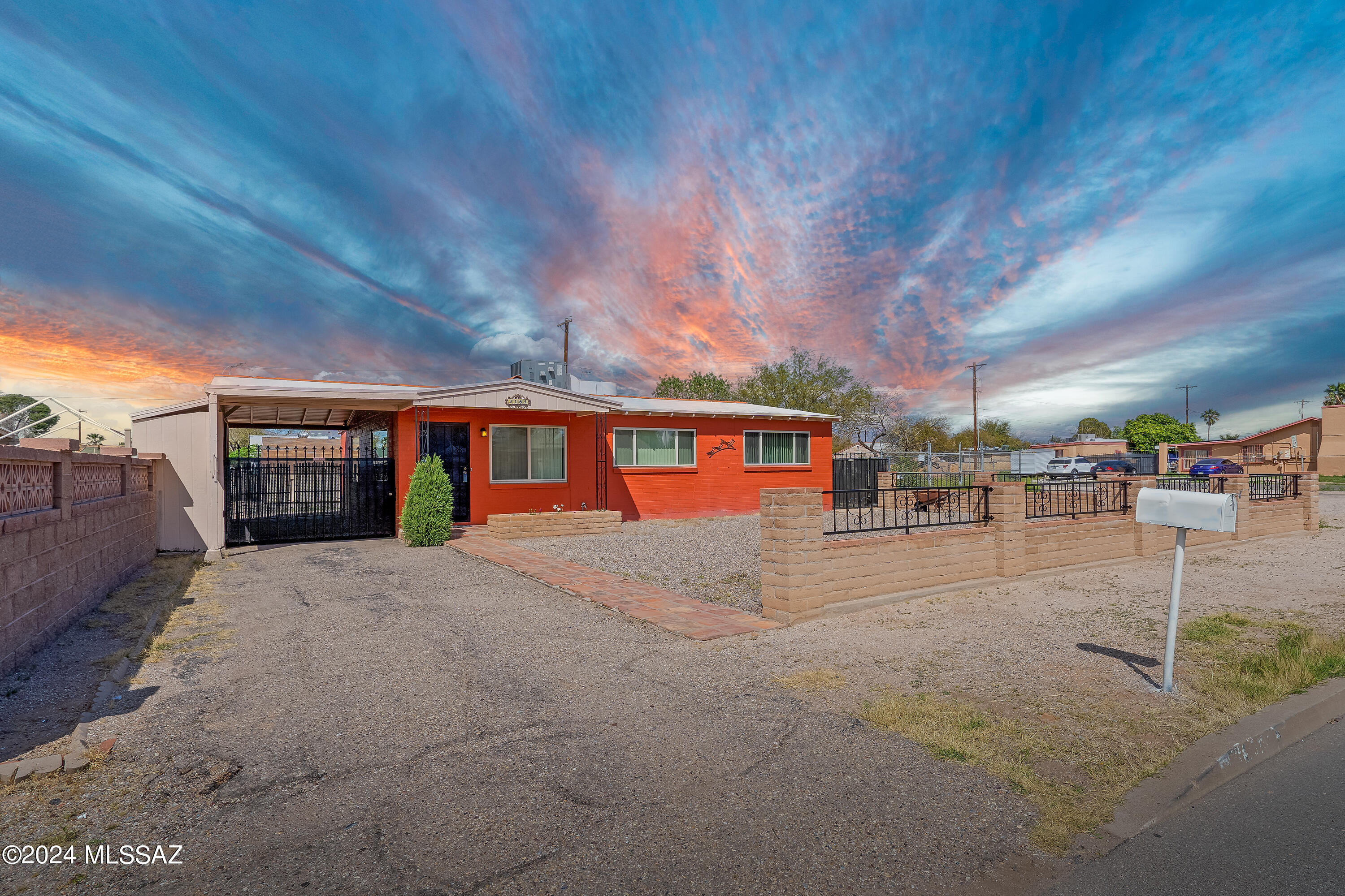 3165 E Silverlake Road