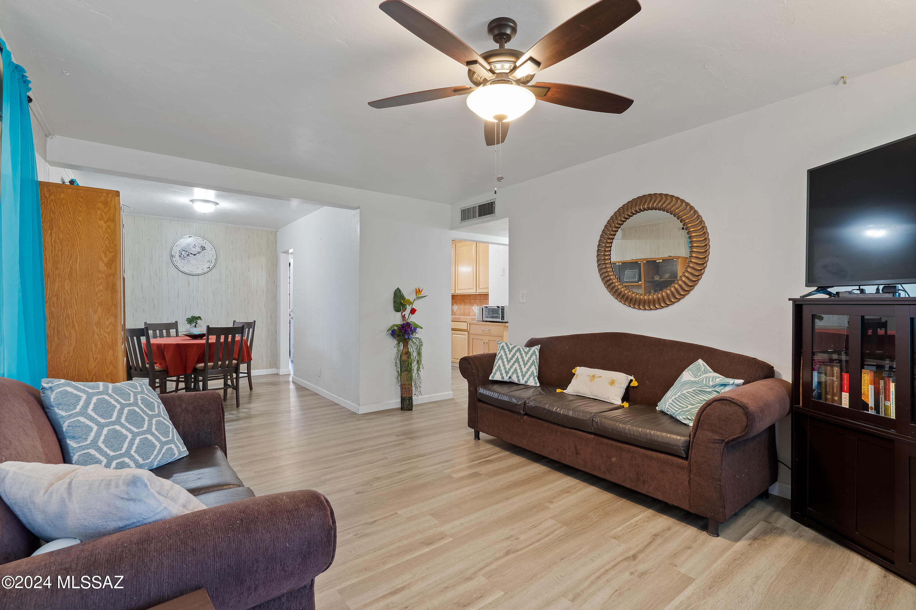 3165 E Silverlake Road