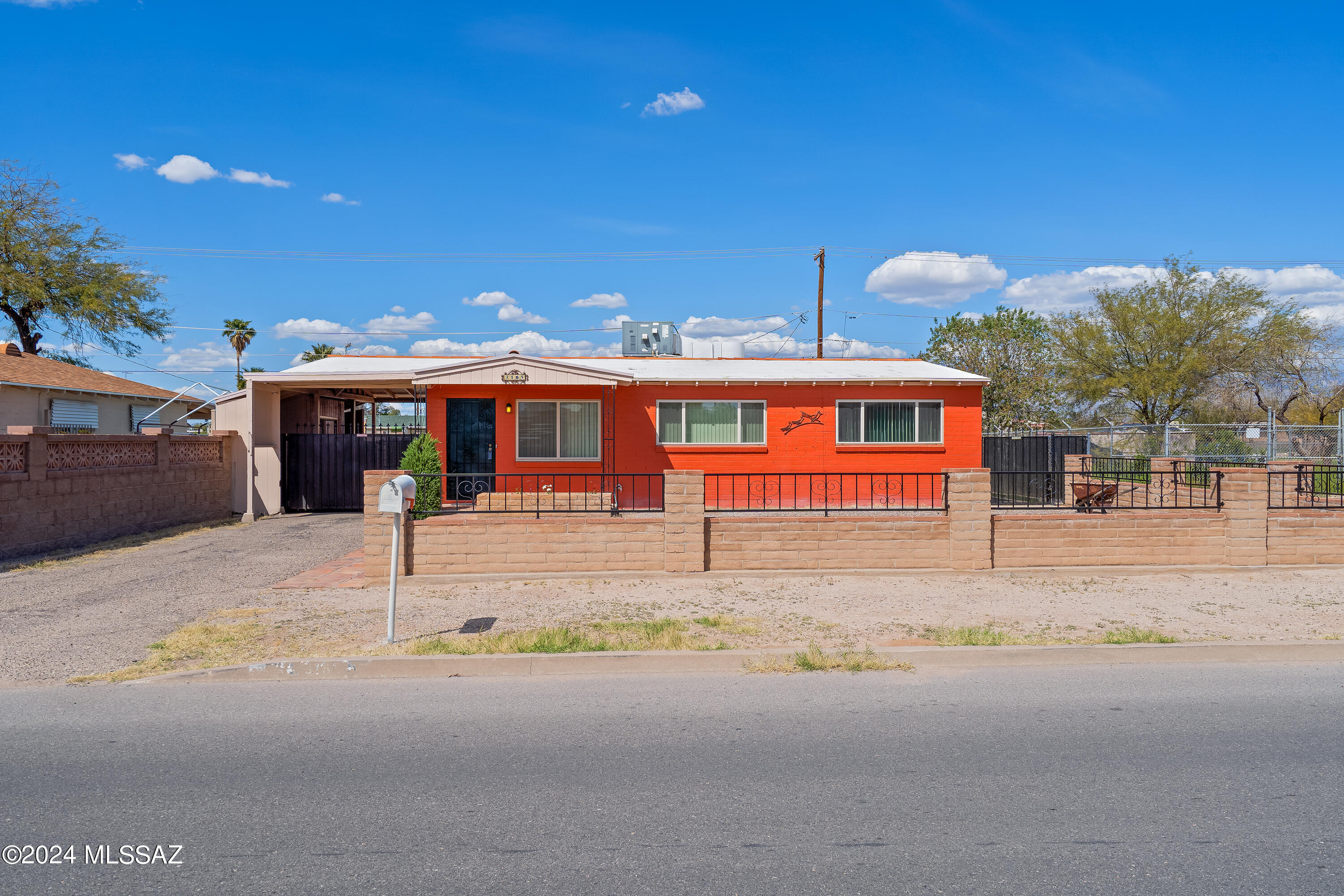 3165 E Silverlake Road
