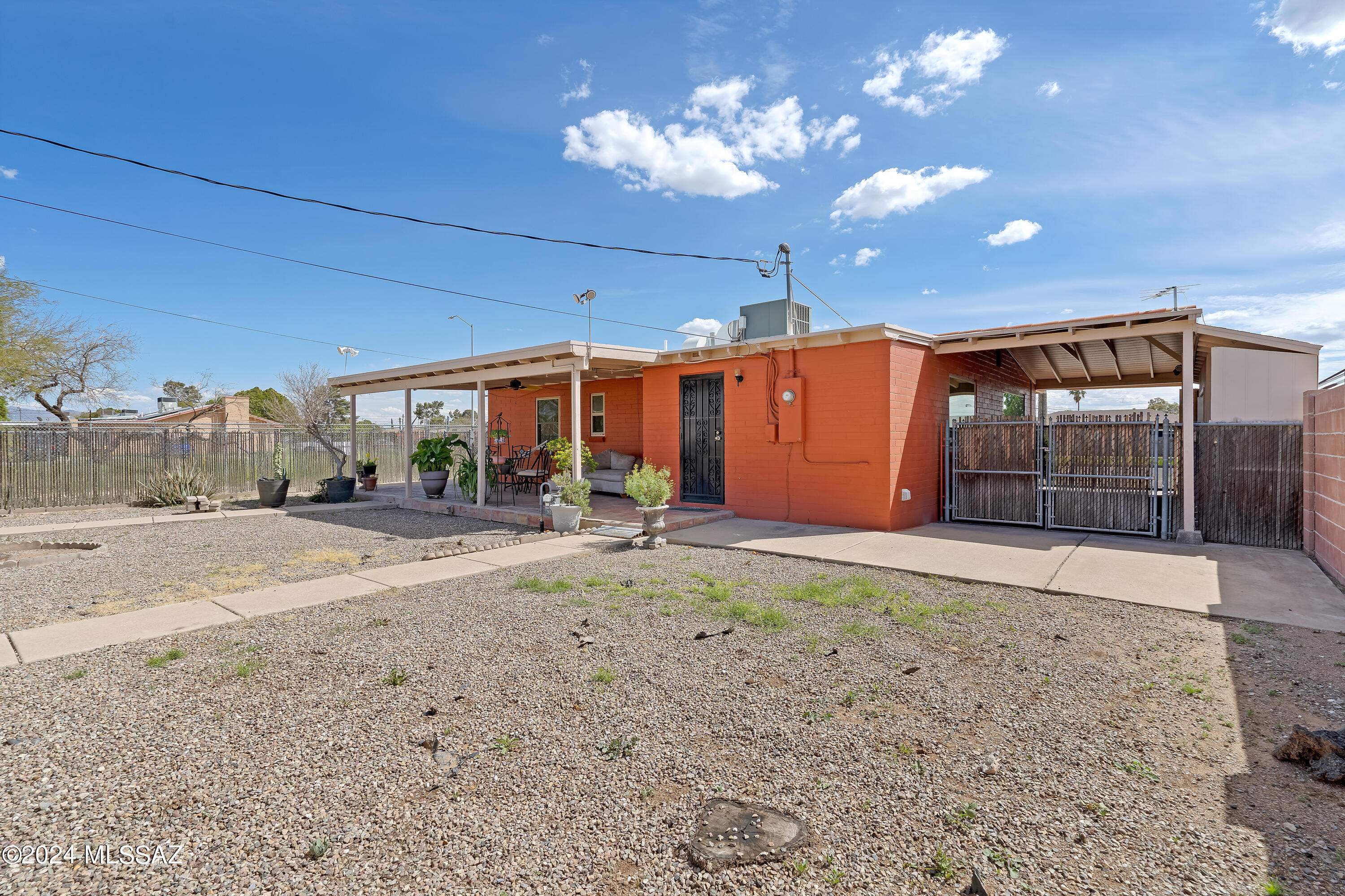 3165 E Silverlake Road