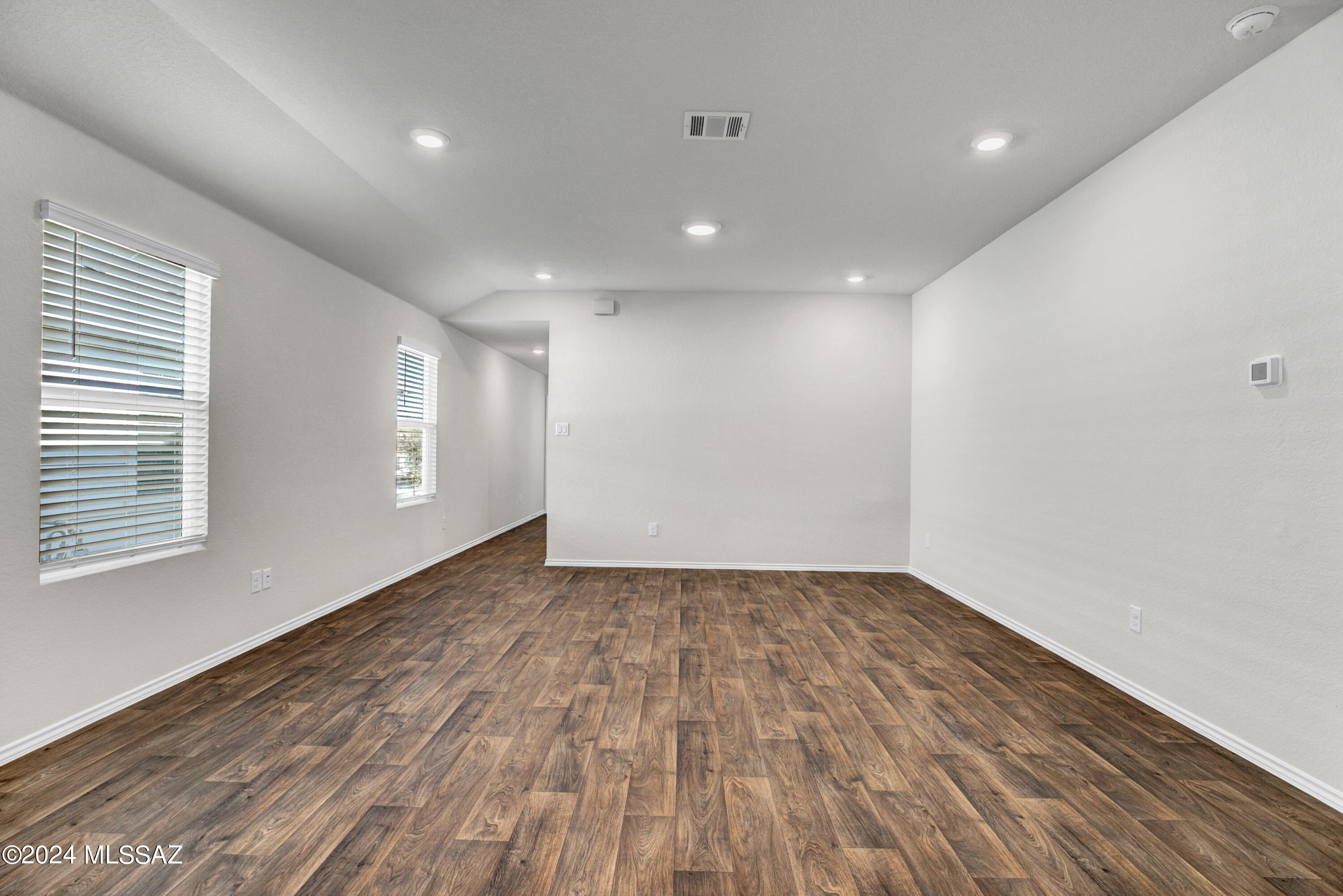 6024 E Falconry Trail
