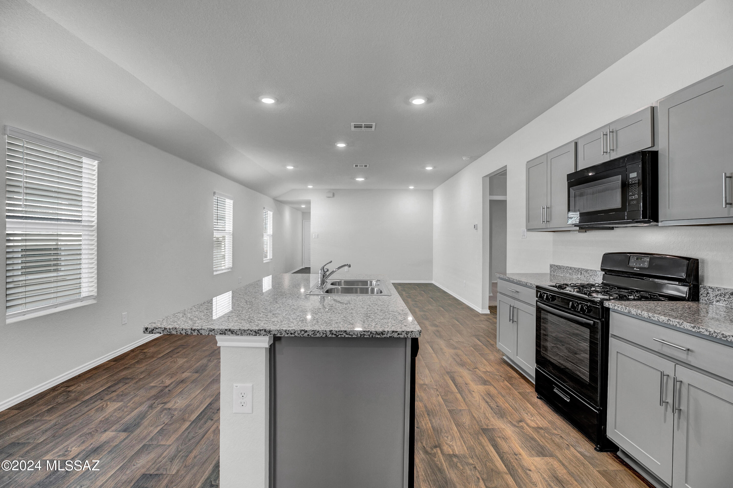6024 E Falconry Trail