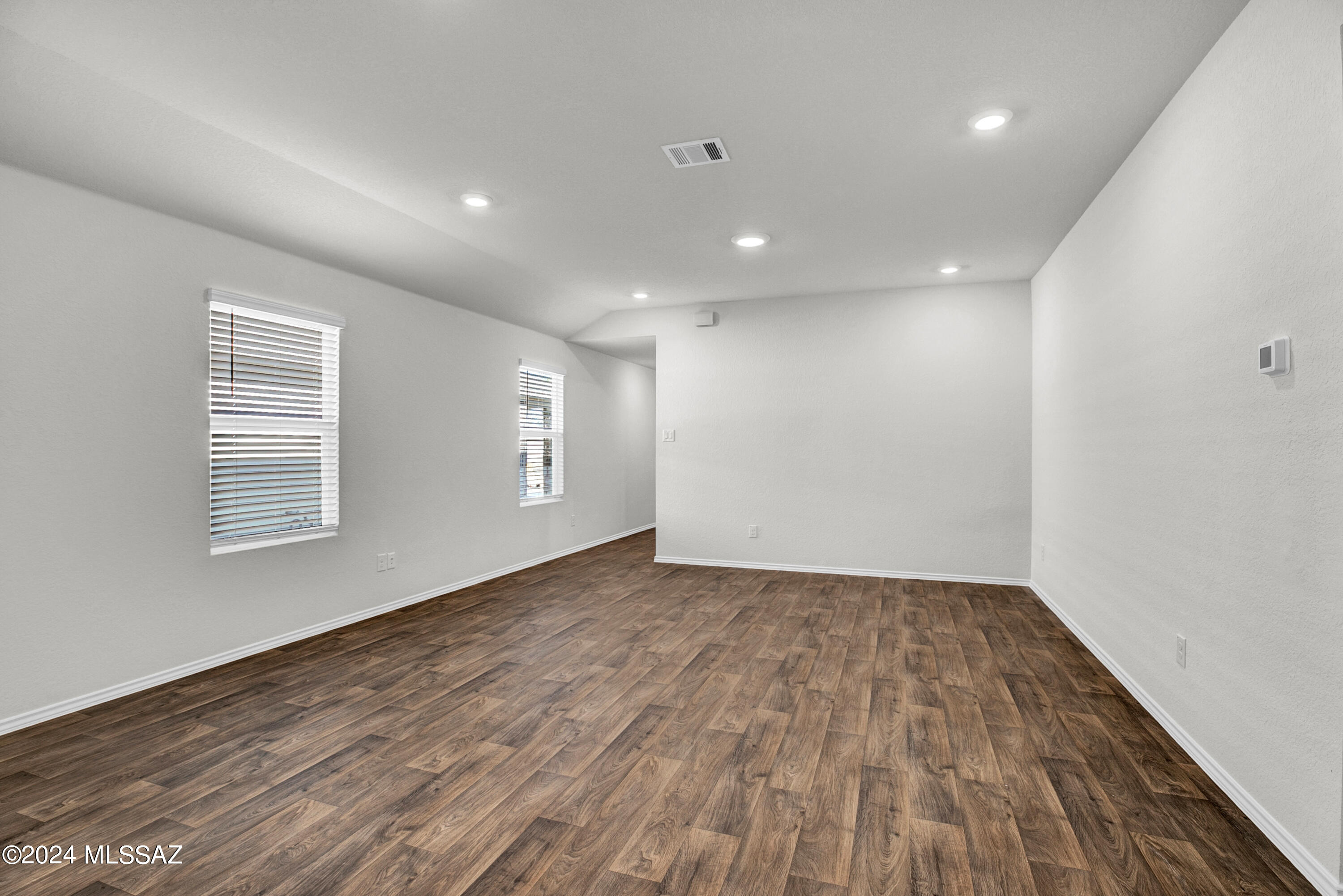 6024 E Falconry Trail