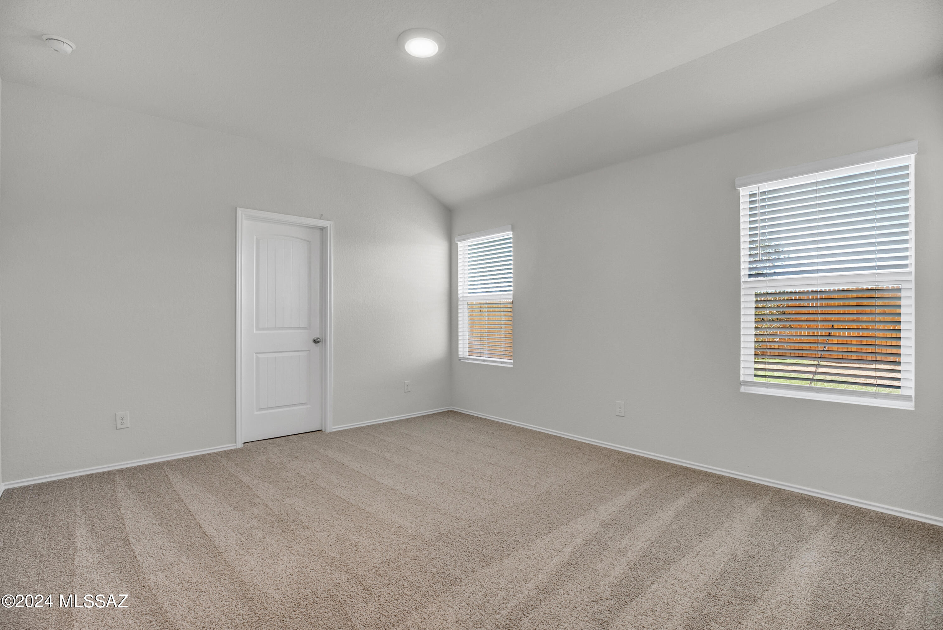 6024 E Falconry Trail