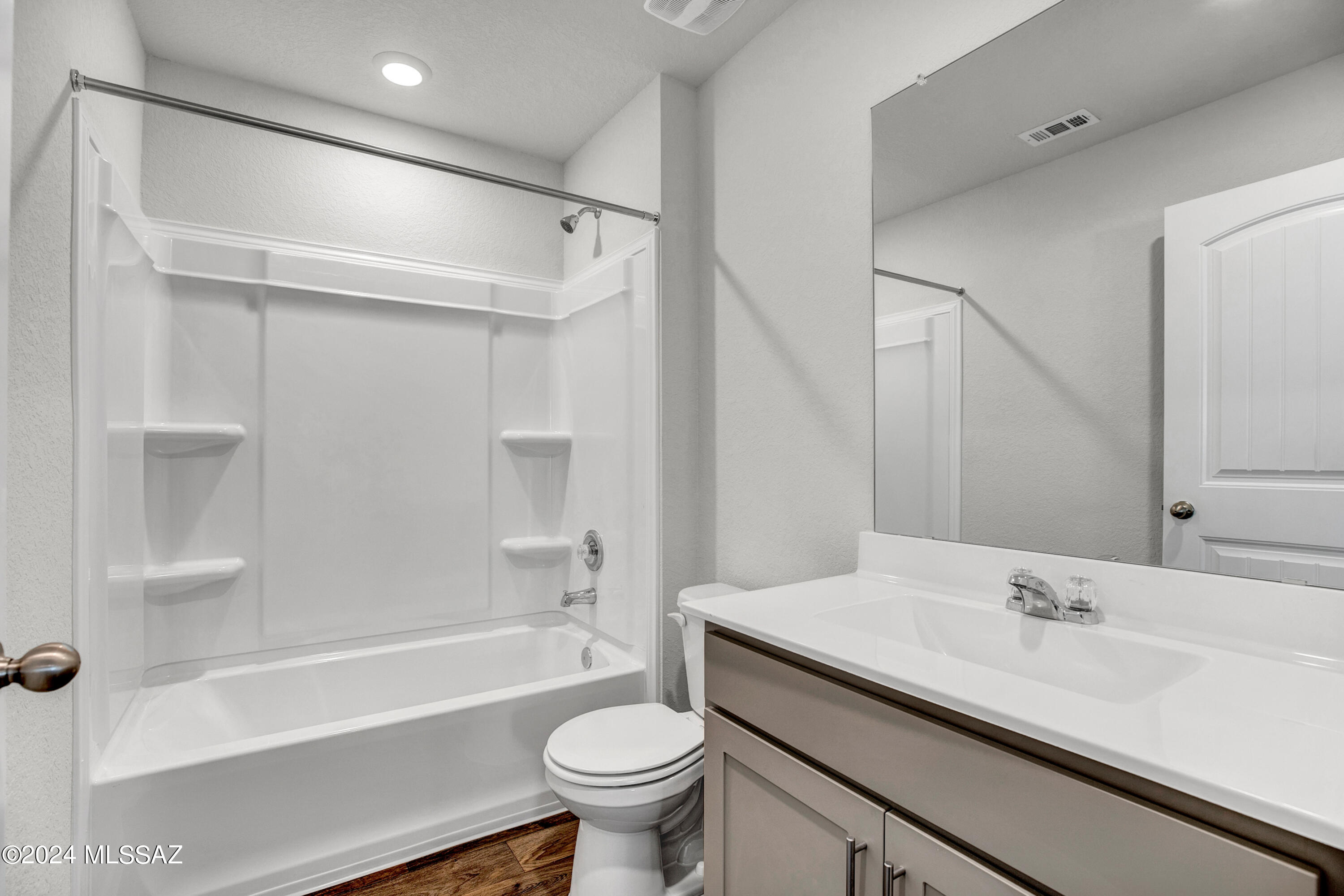6024 E Falconry Trail