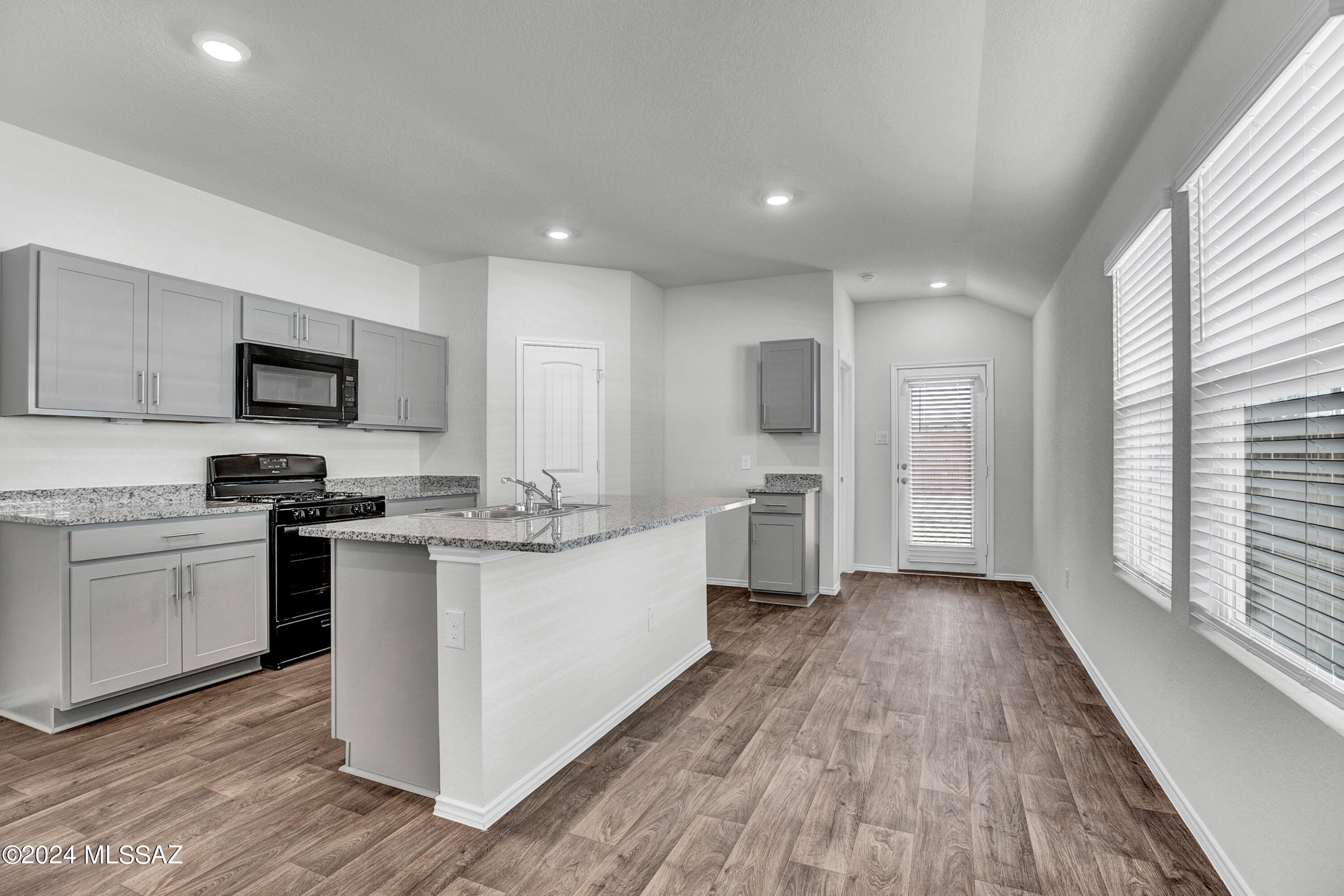 6024 E Falconry Trail