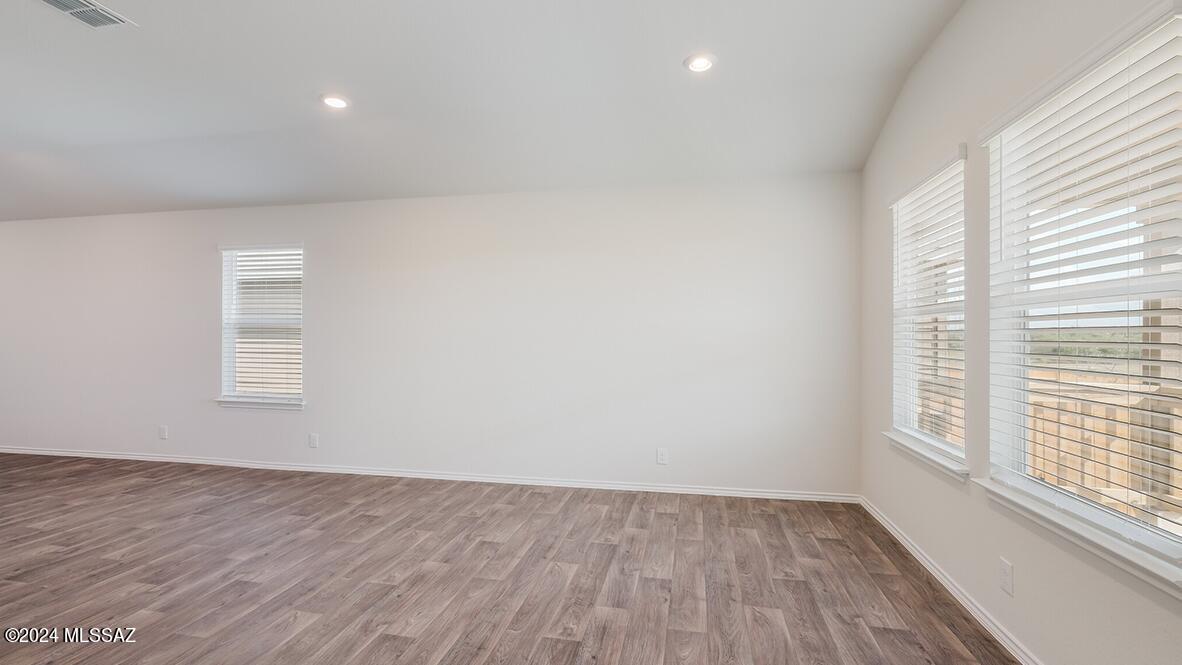 6030 E Falconry Trail