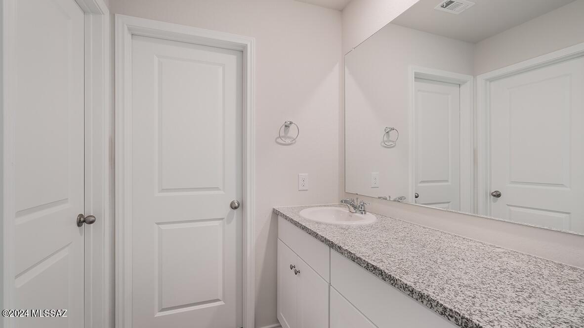 6030 E Falconry Trail