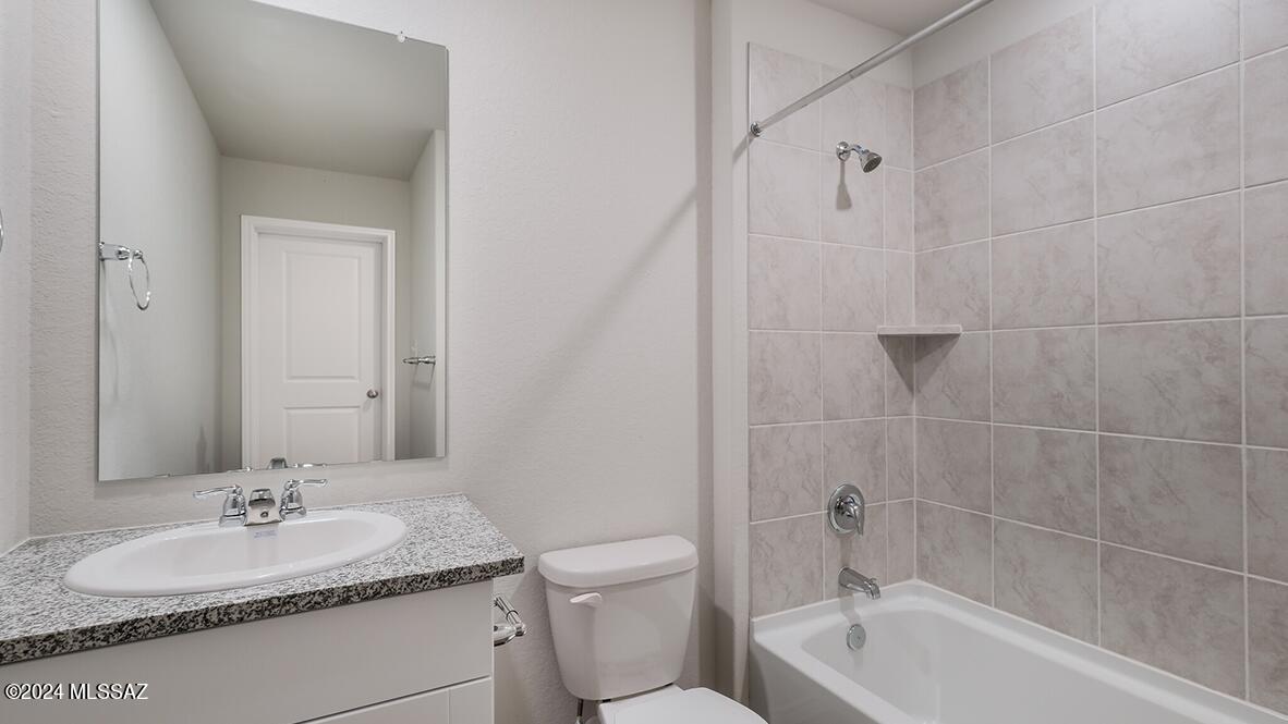 6030 E Falconry Trail
