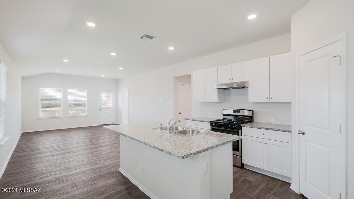 6030 E Falconry Trail