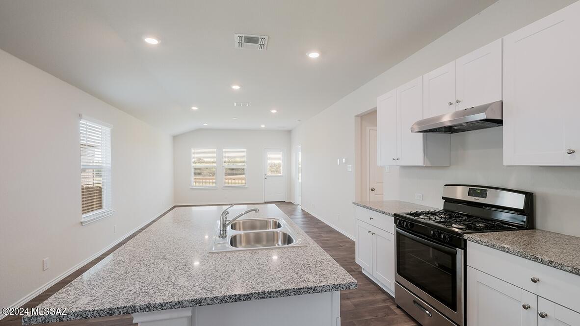 6030 E Falconry Trail