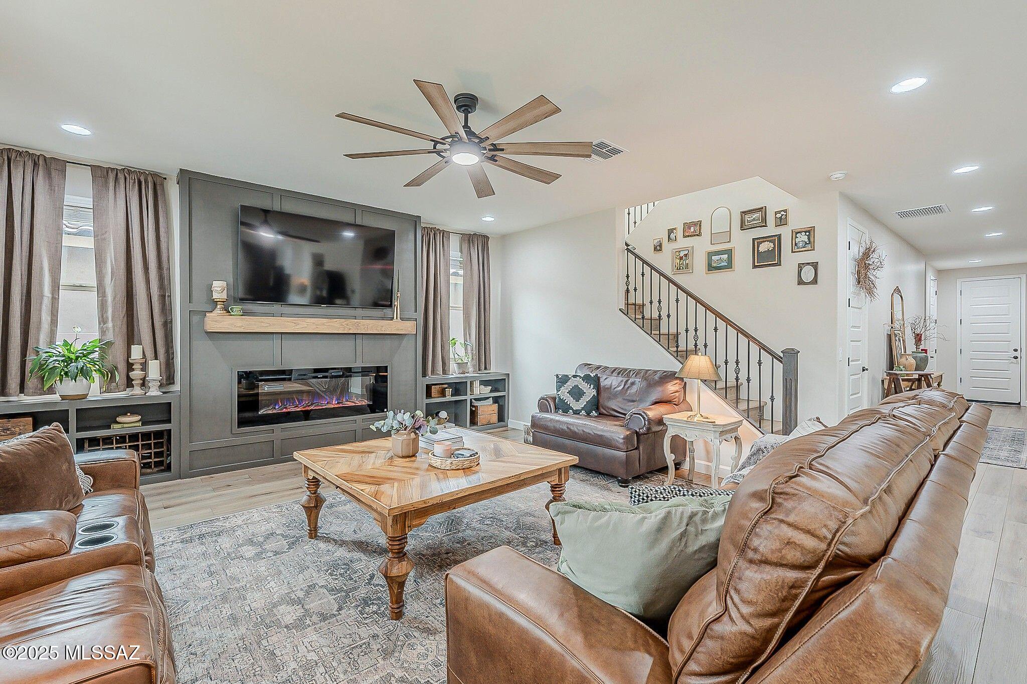 11858 N Silver Village Place