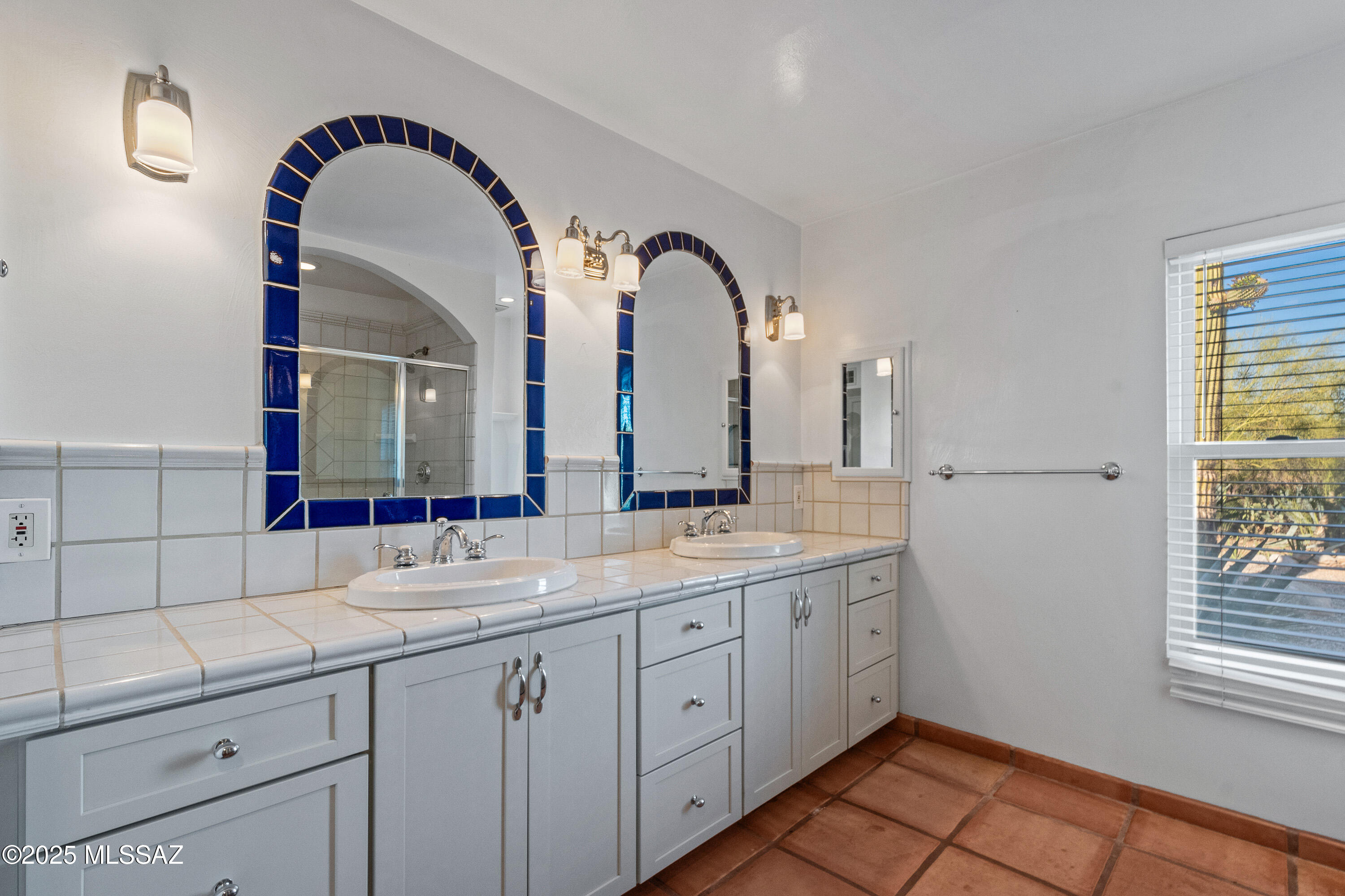 5015 N Via Condesa