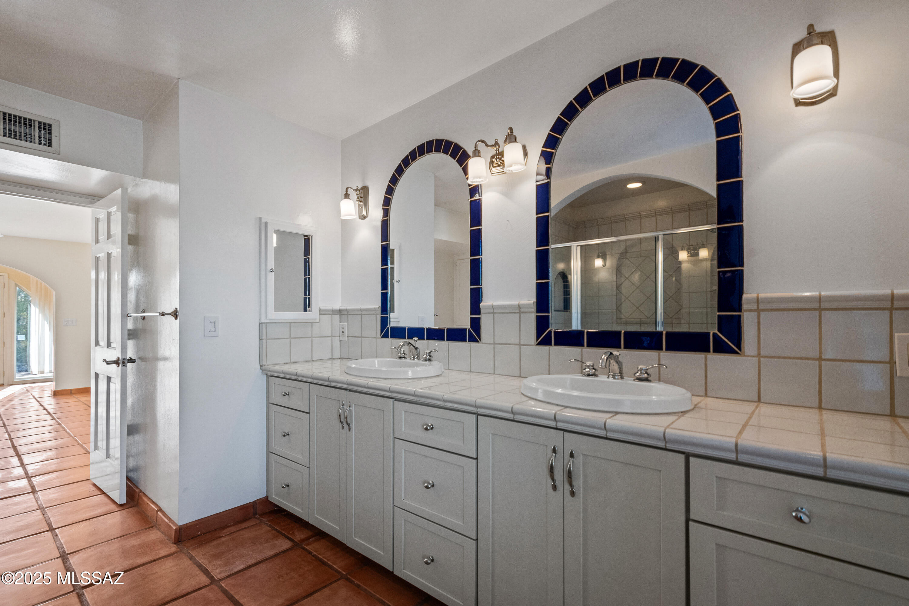 5015 N Via Condesa
