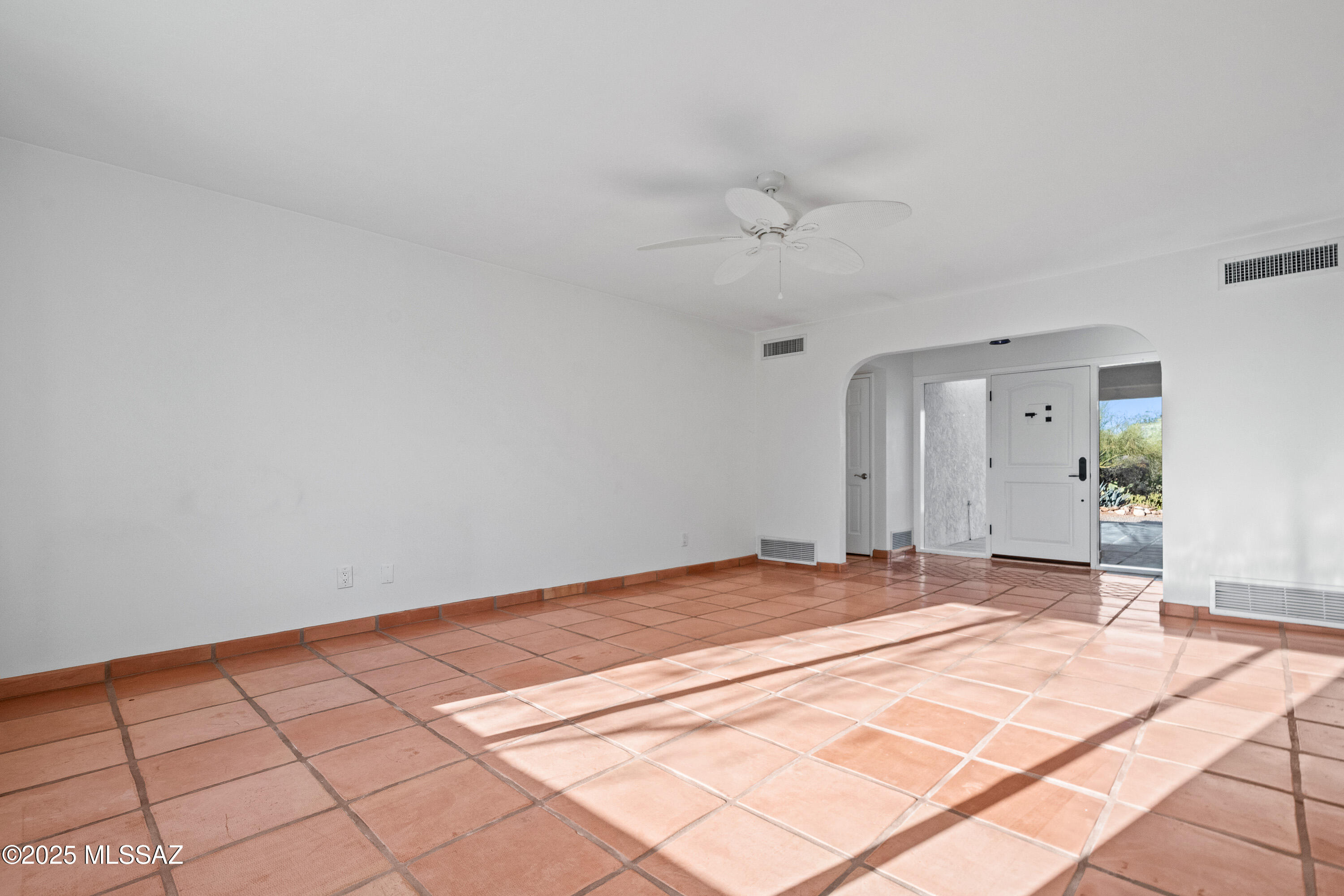 5015 N Via Condesa