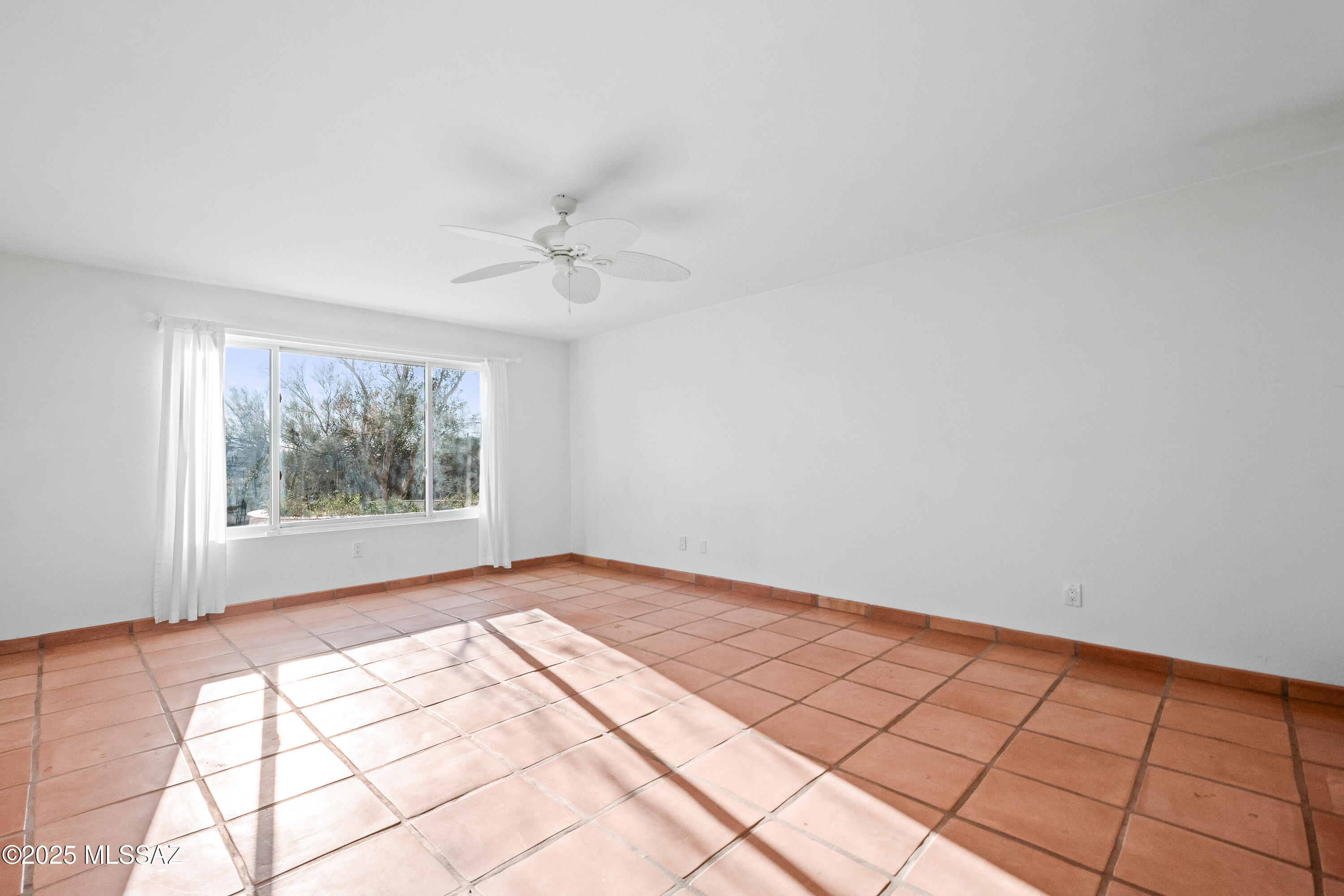 5015 N Via Condesa