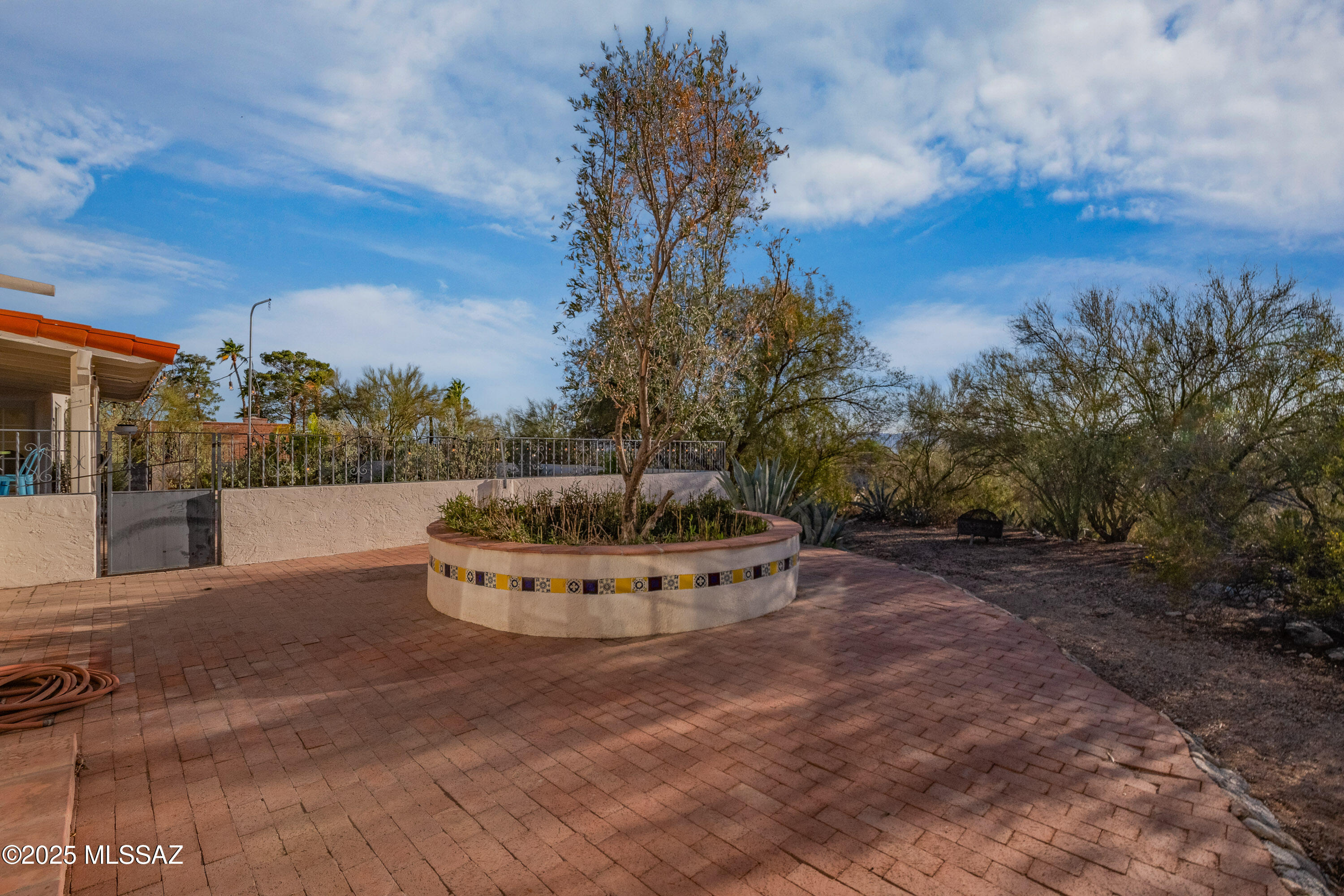 5015 N Via Condesa