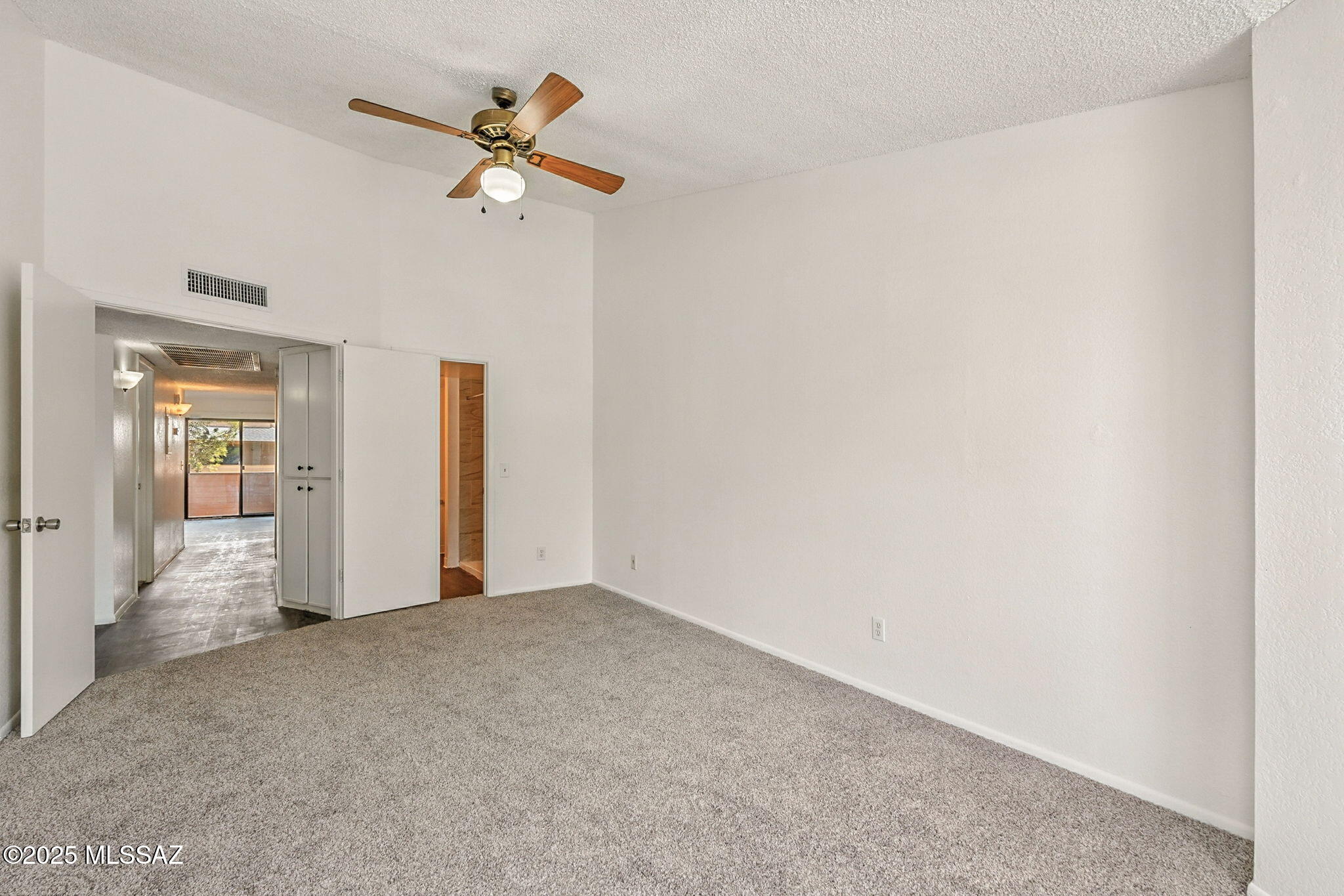 1686 W Wood Bridge Court