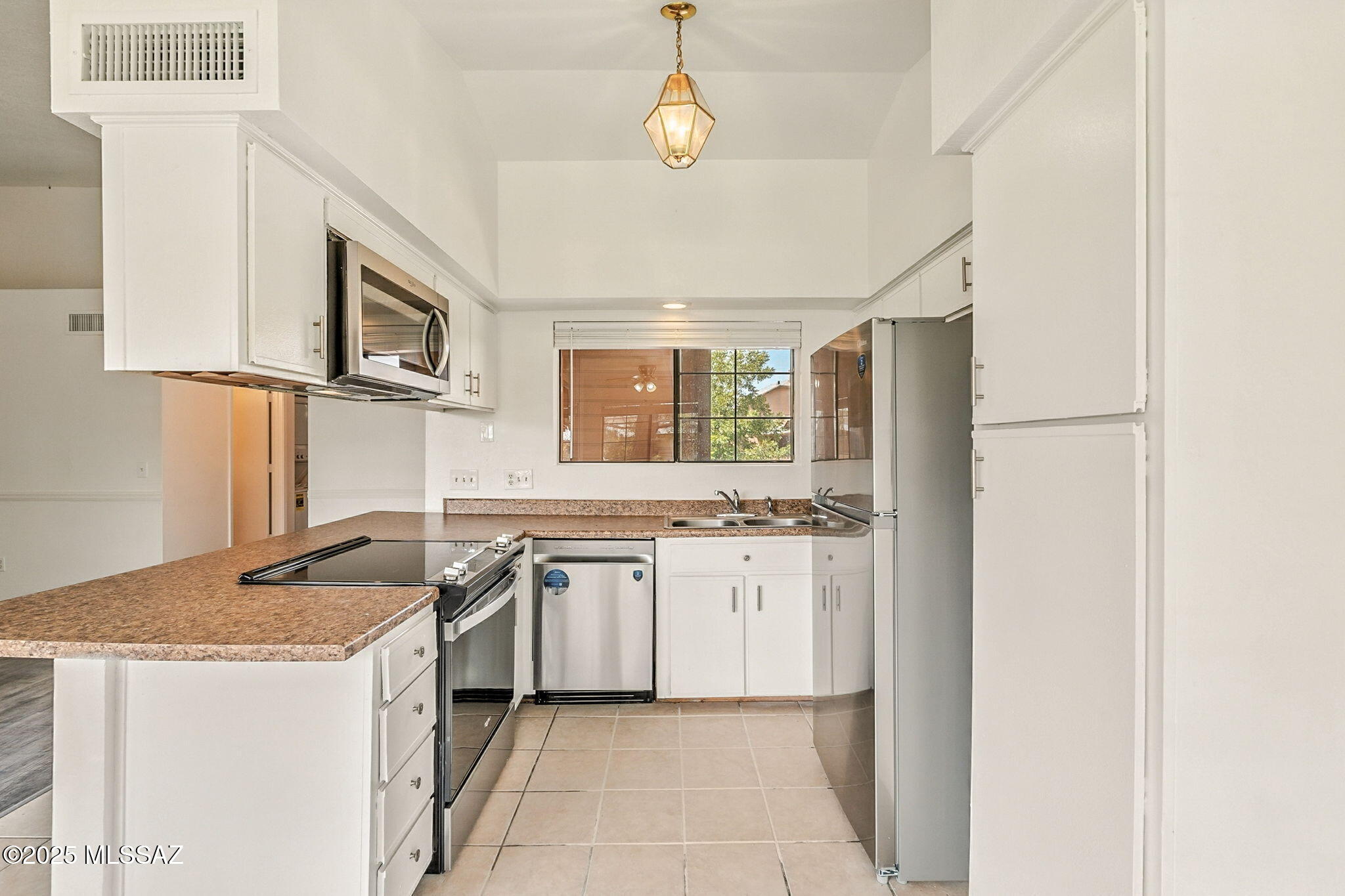 1686 W Wood Bridge Court