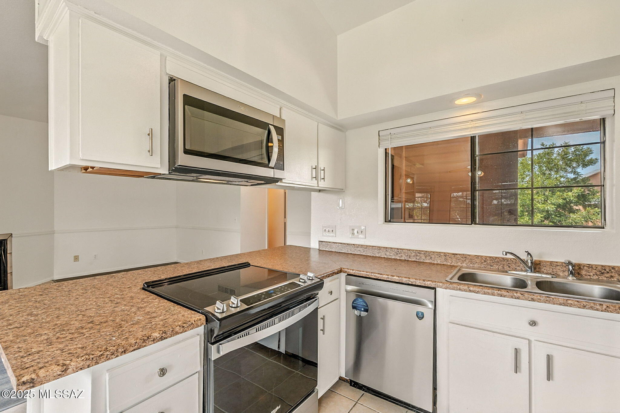 1686 W Wood Bridge Court