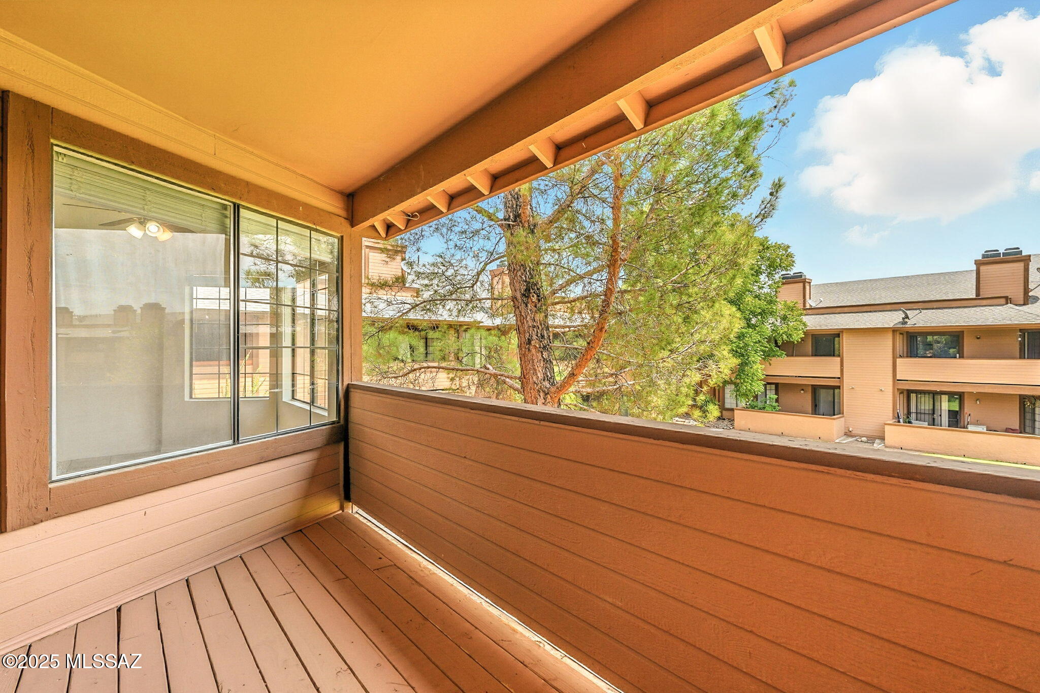 1686 W Wood Bridge Court